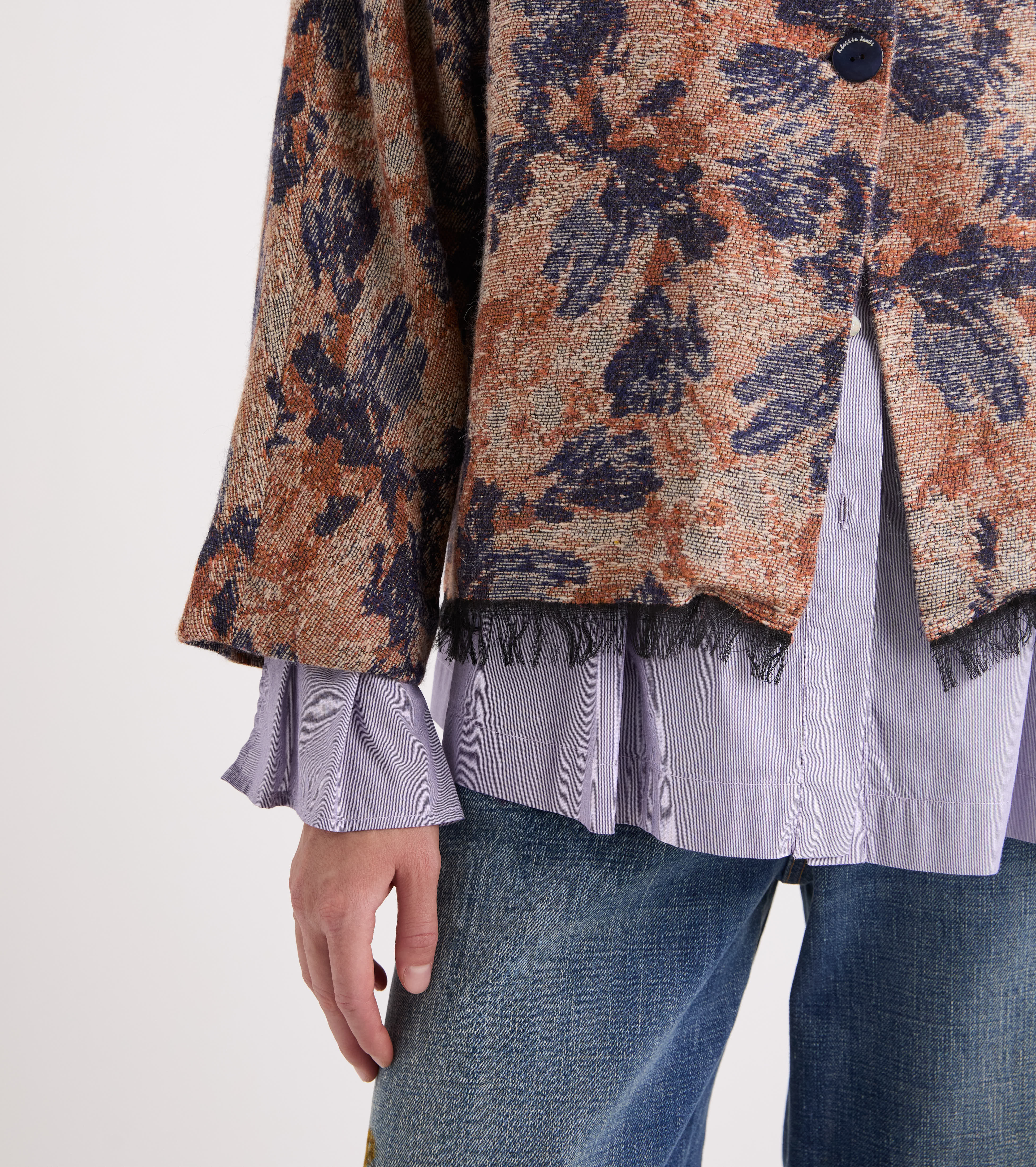 Chaqueta de mezcla de alpaca con estampado floral en color arena
