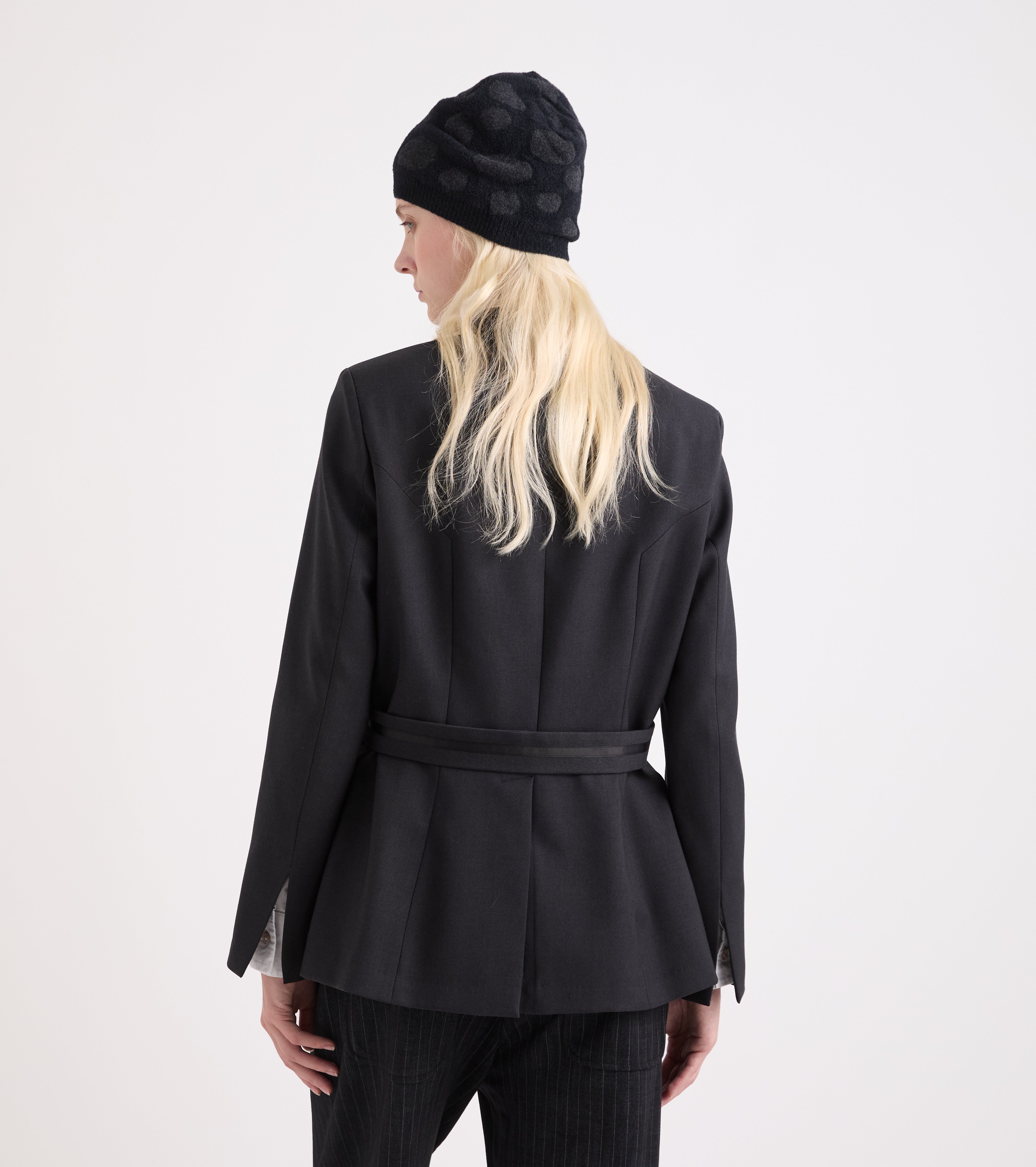 Jacket with lapels and chalkboard straps