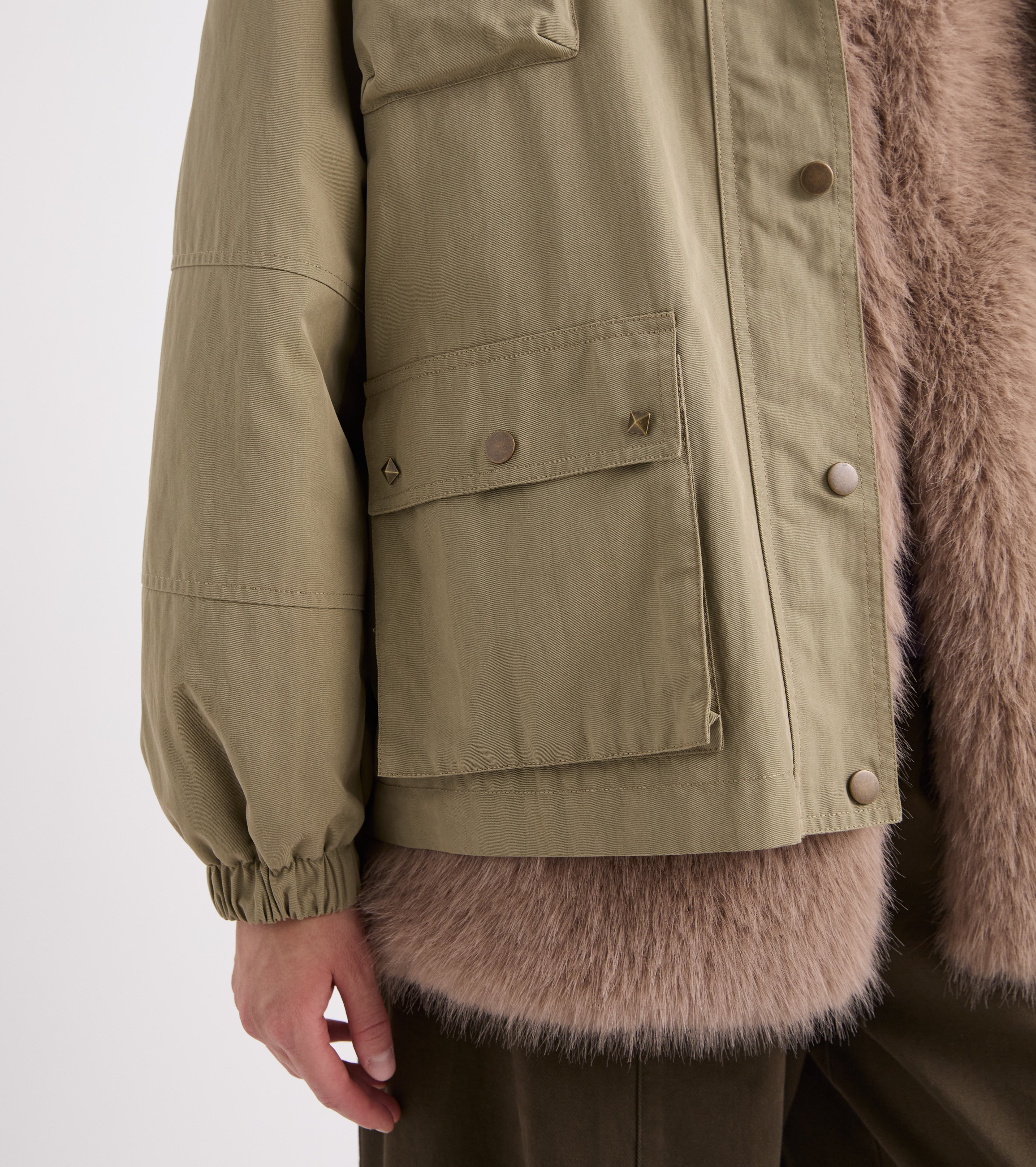 Giacca con collo a camicia e mostrine khaki
