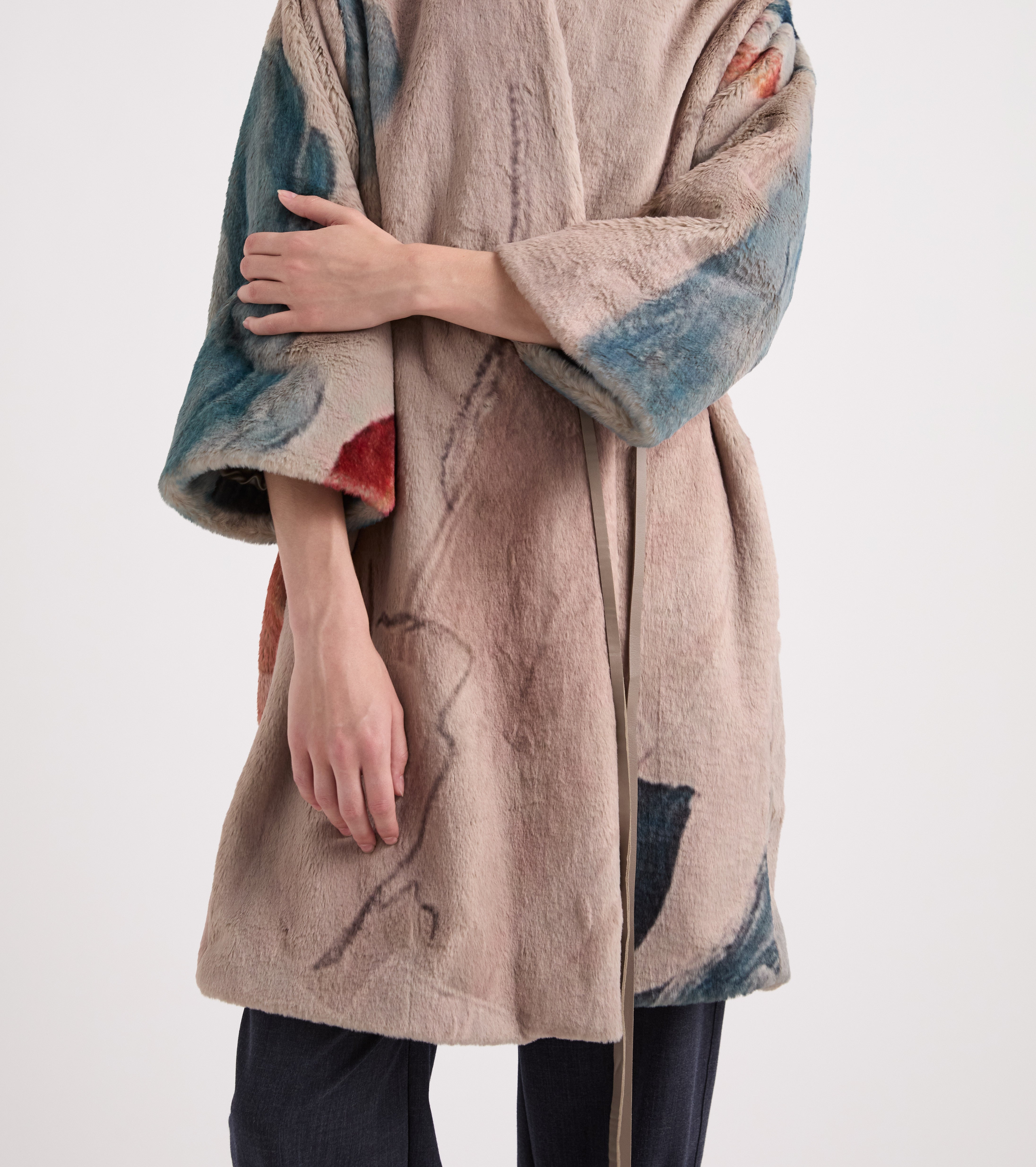 Cappotto con scollo a V incrociato perla