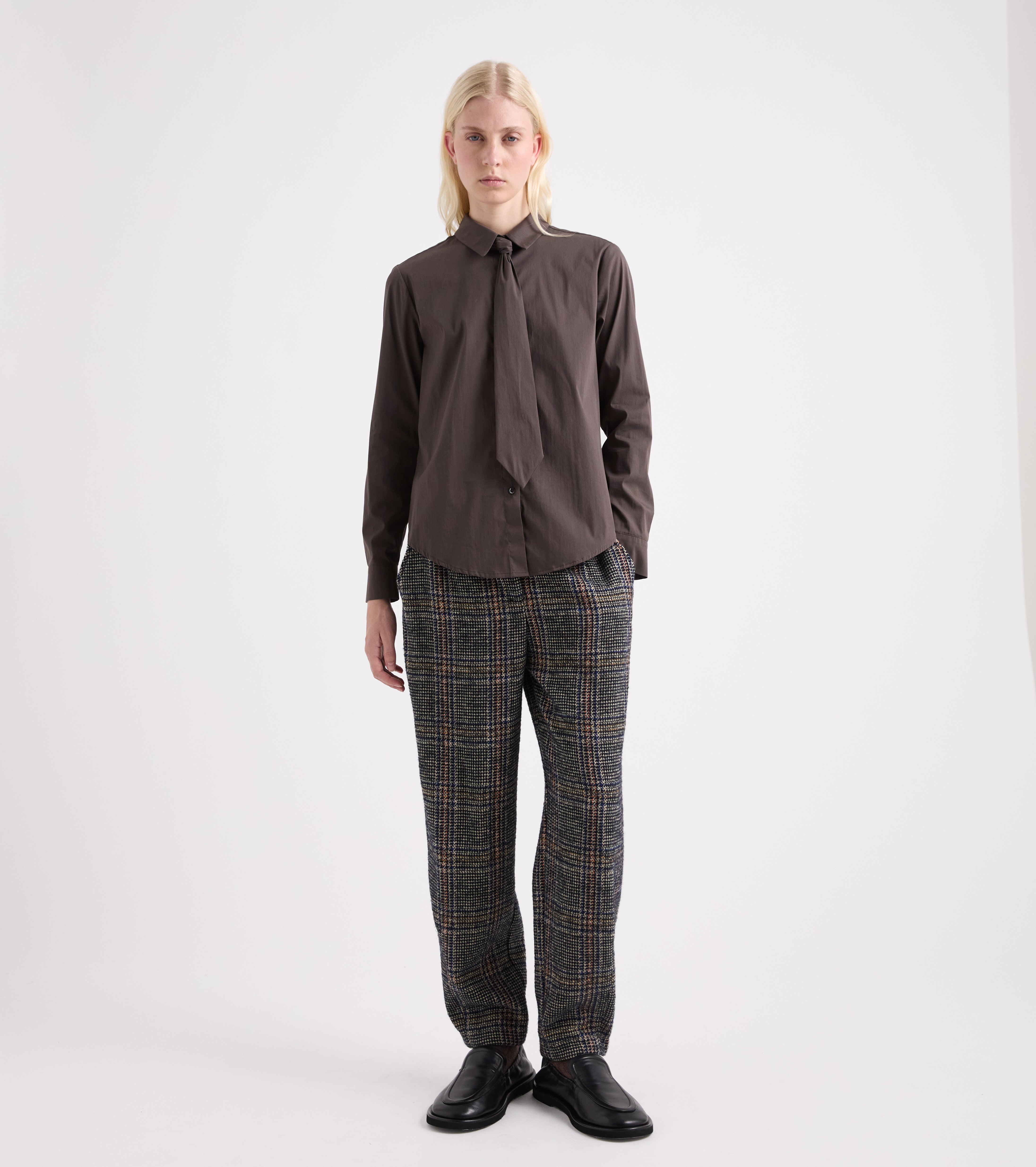 Camicia stretch con cravatta
