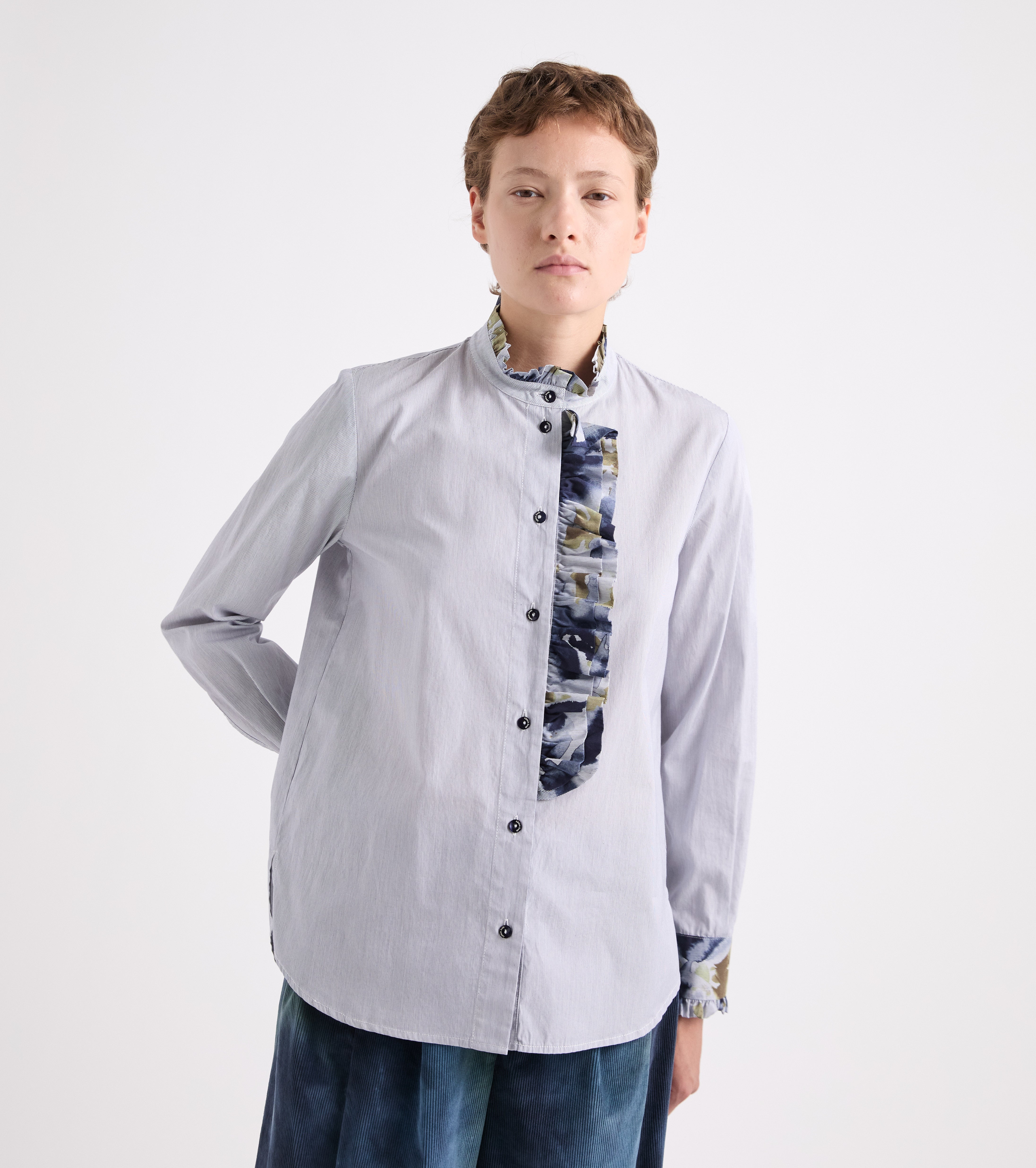 Camisa de algodón con volantes a rayas
