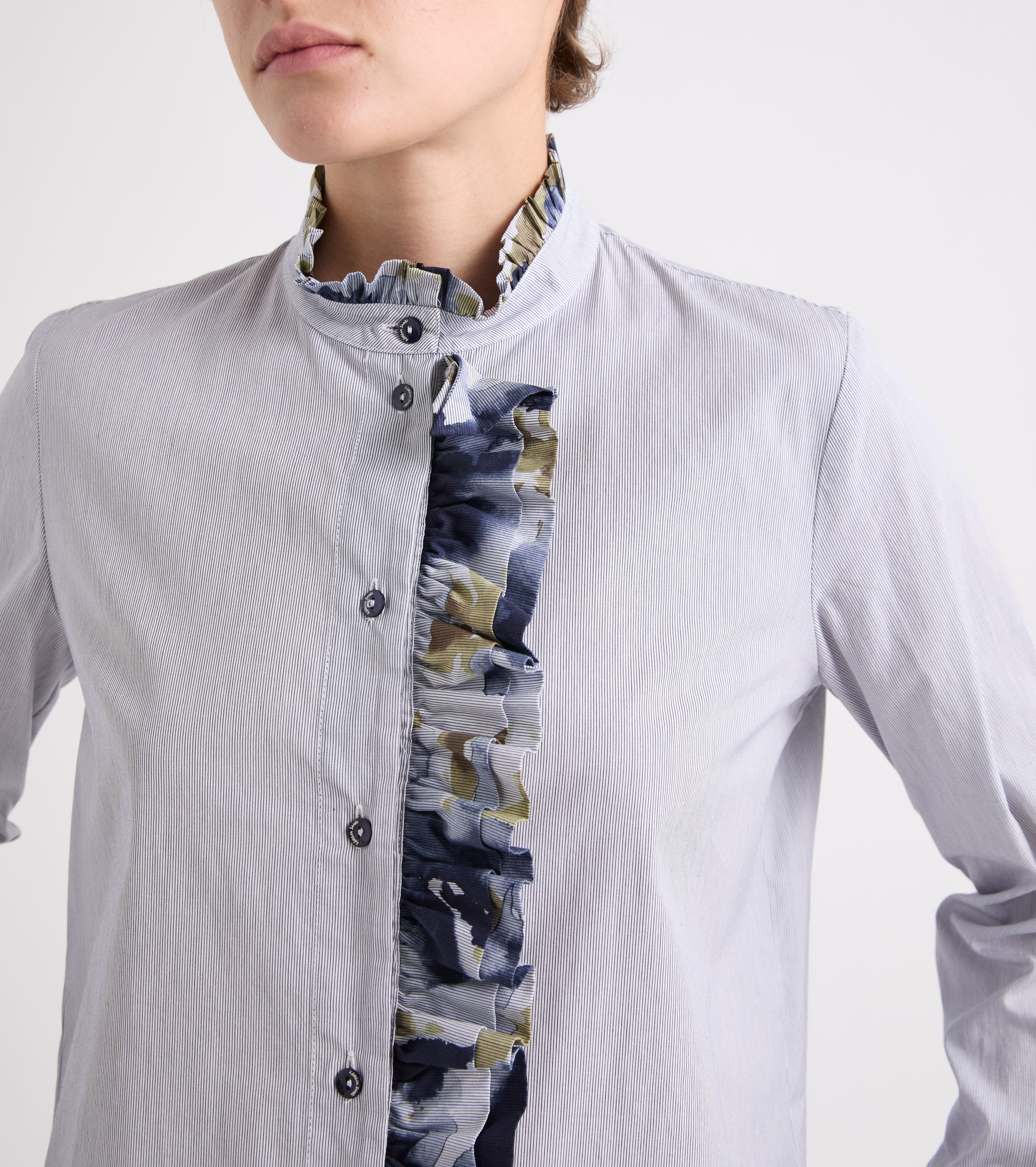Camisa de algodón con volantes a rayas