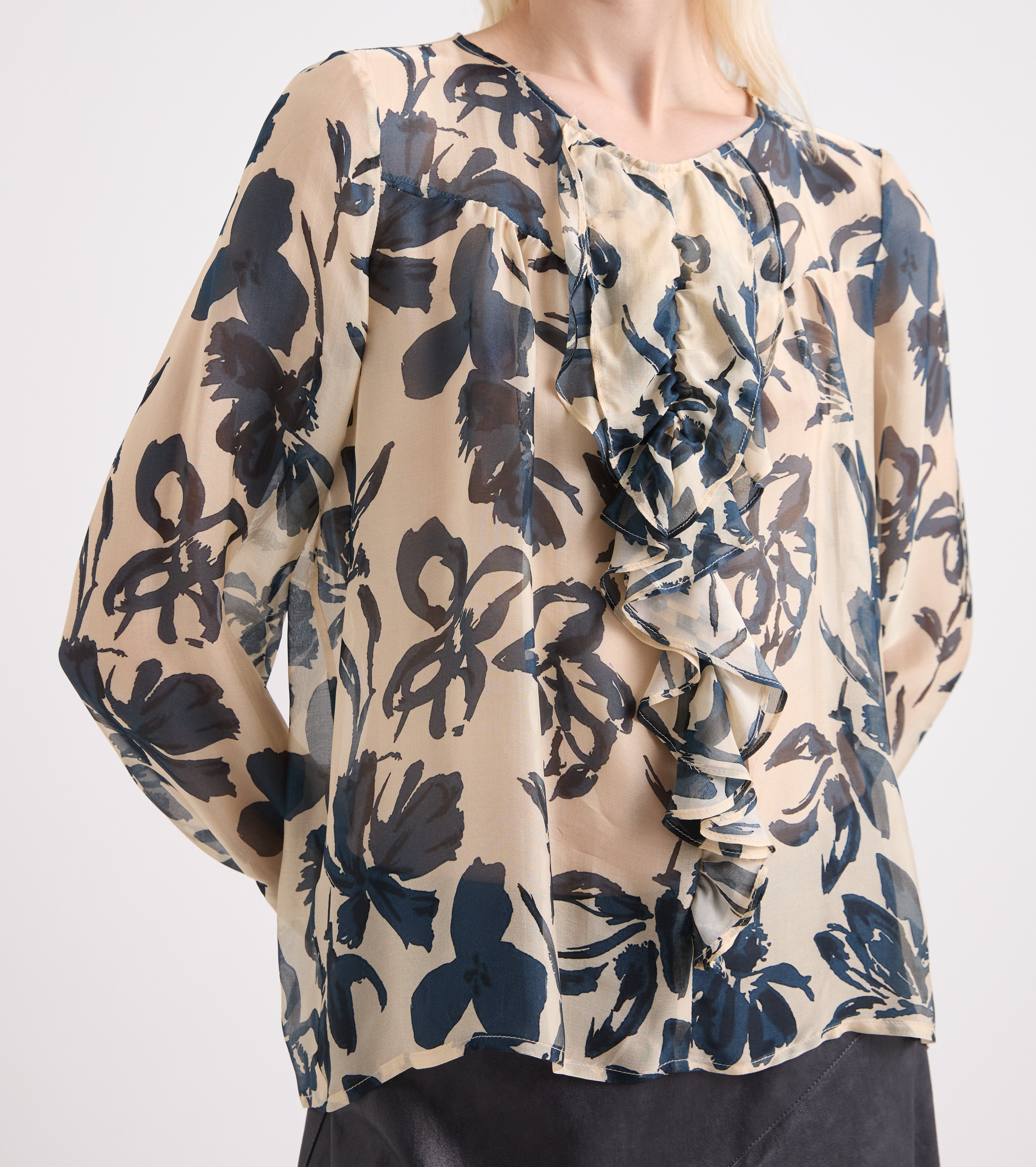 Blusa stampata con scollo rotondo