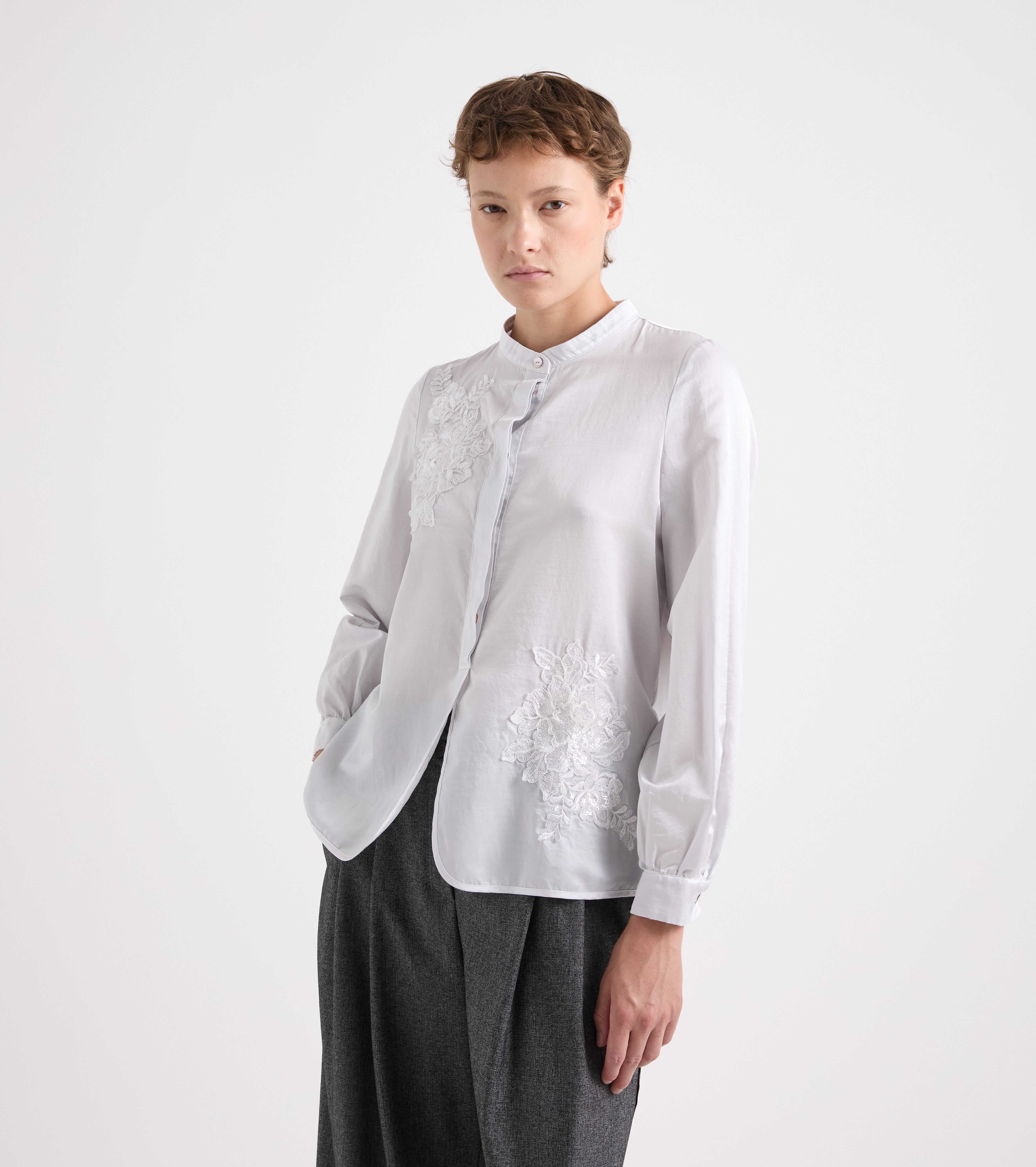 Camisa de mezcla de algodón con bordados de mármol