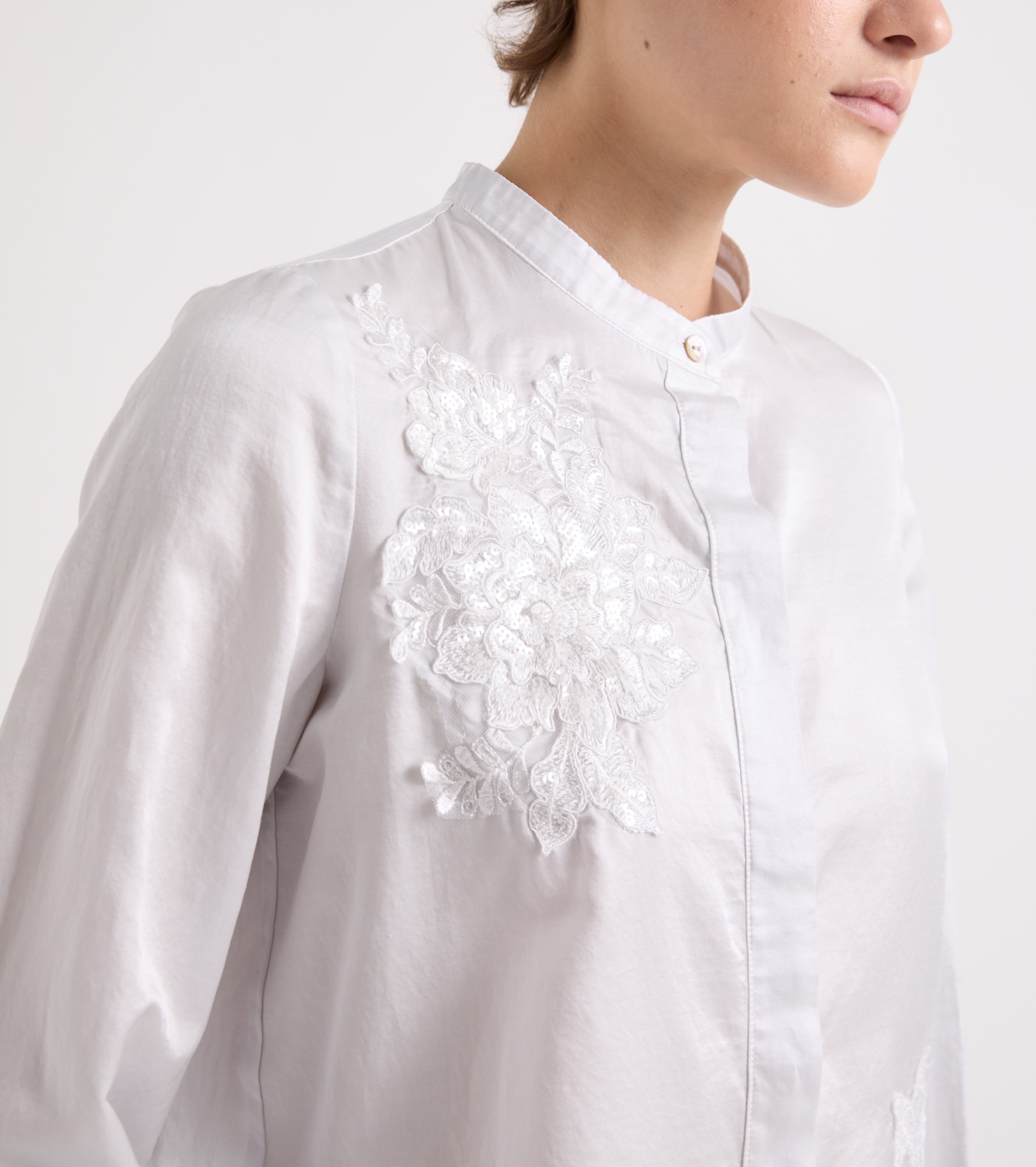 Camisa de mezcla de algodón con bordados de mármol