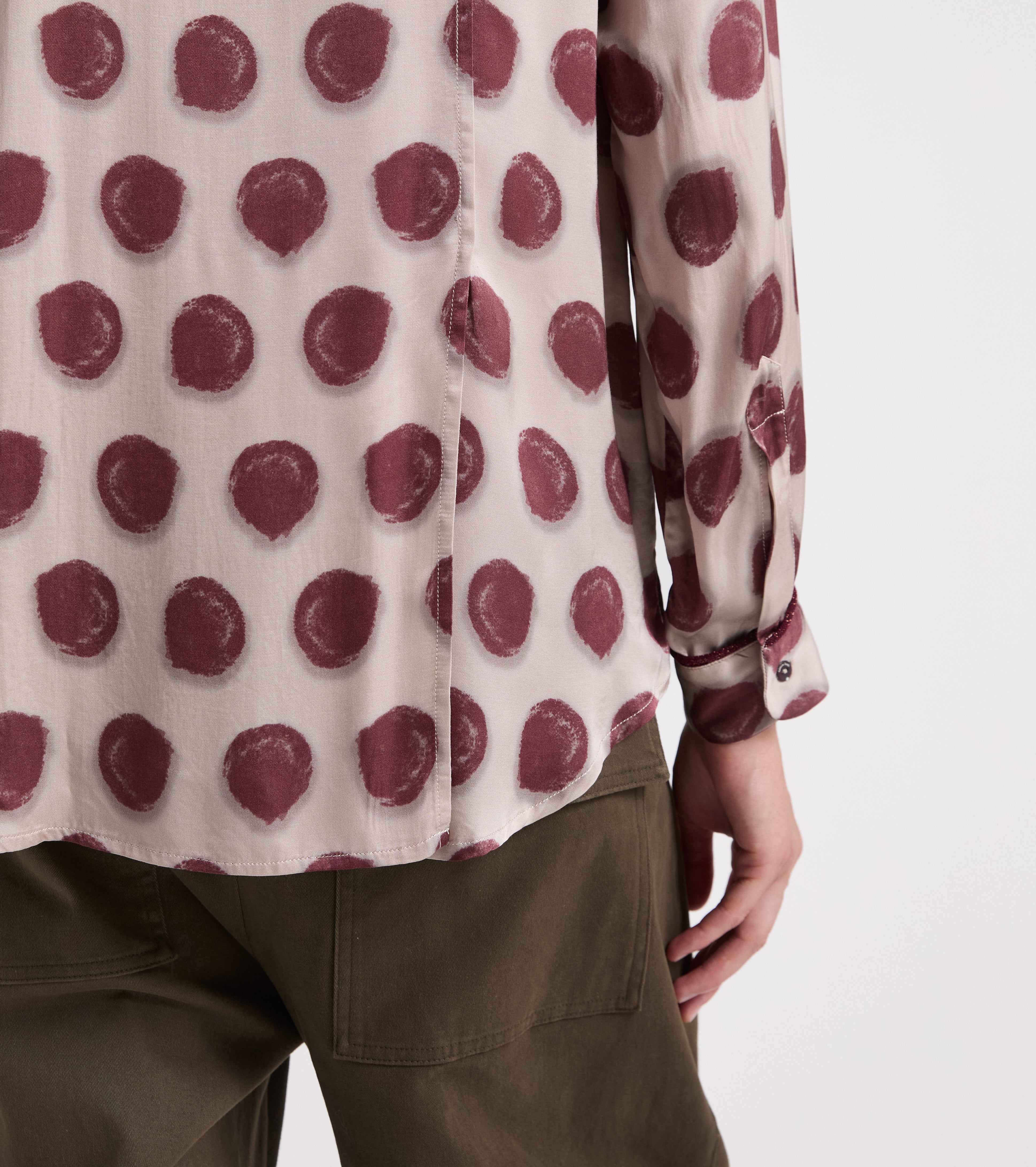 Camisa de viscosa estampada con volantes y lunares burdeos