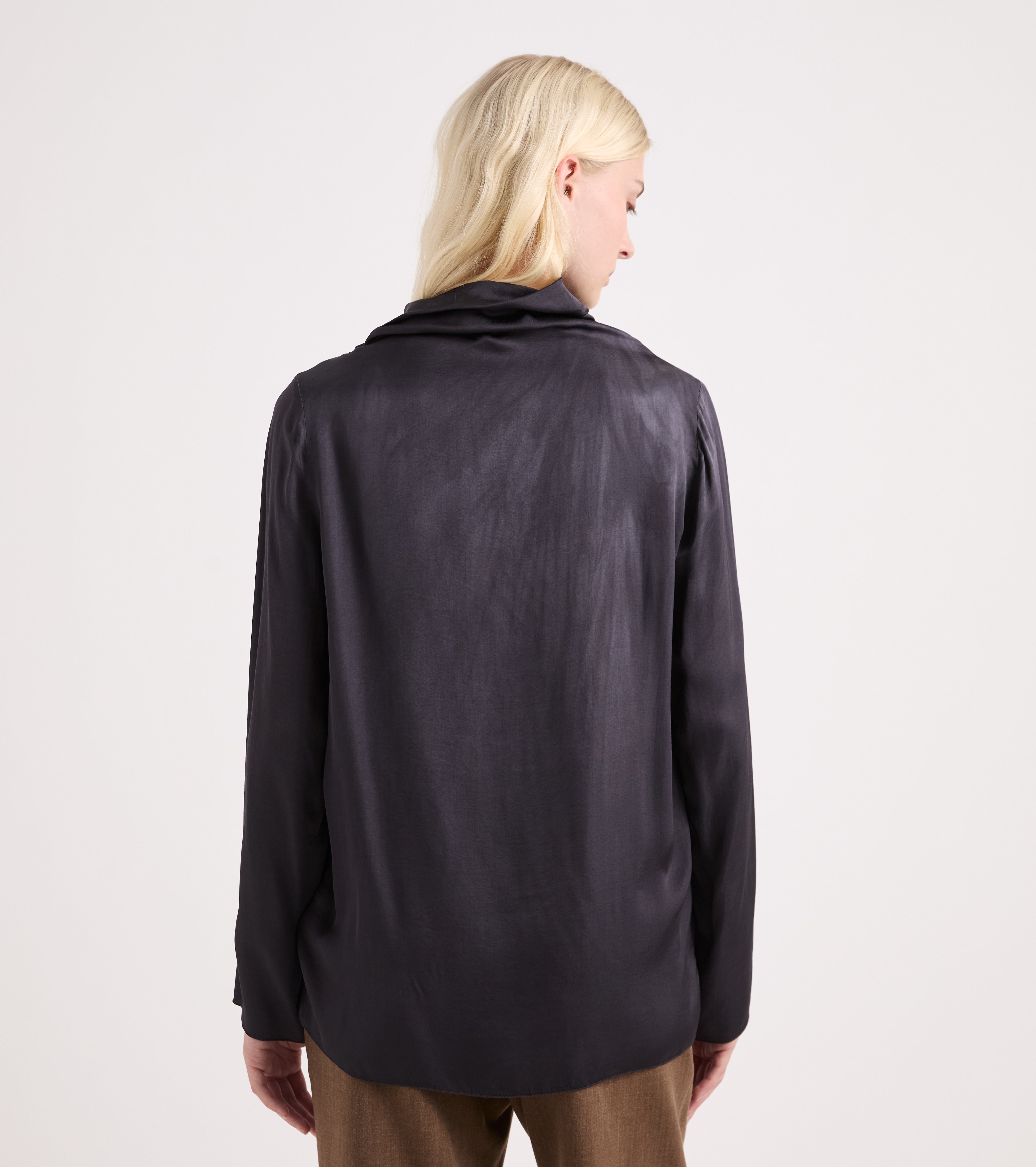 Blusa de viscosa con mangas largas color pizarra