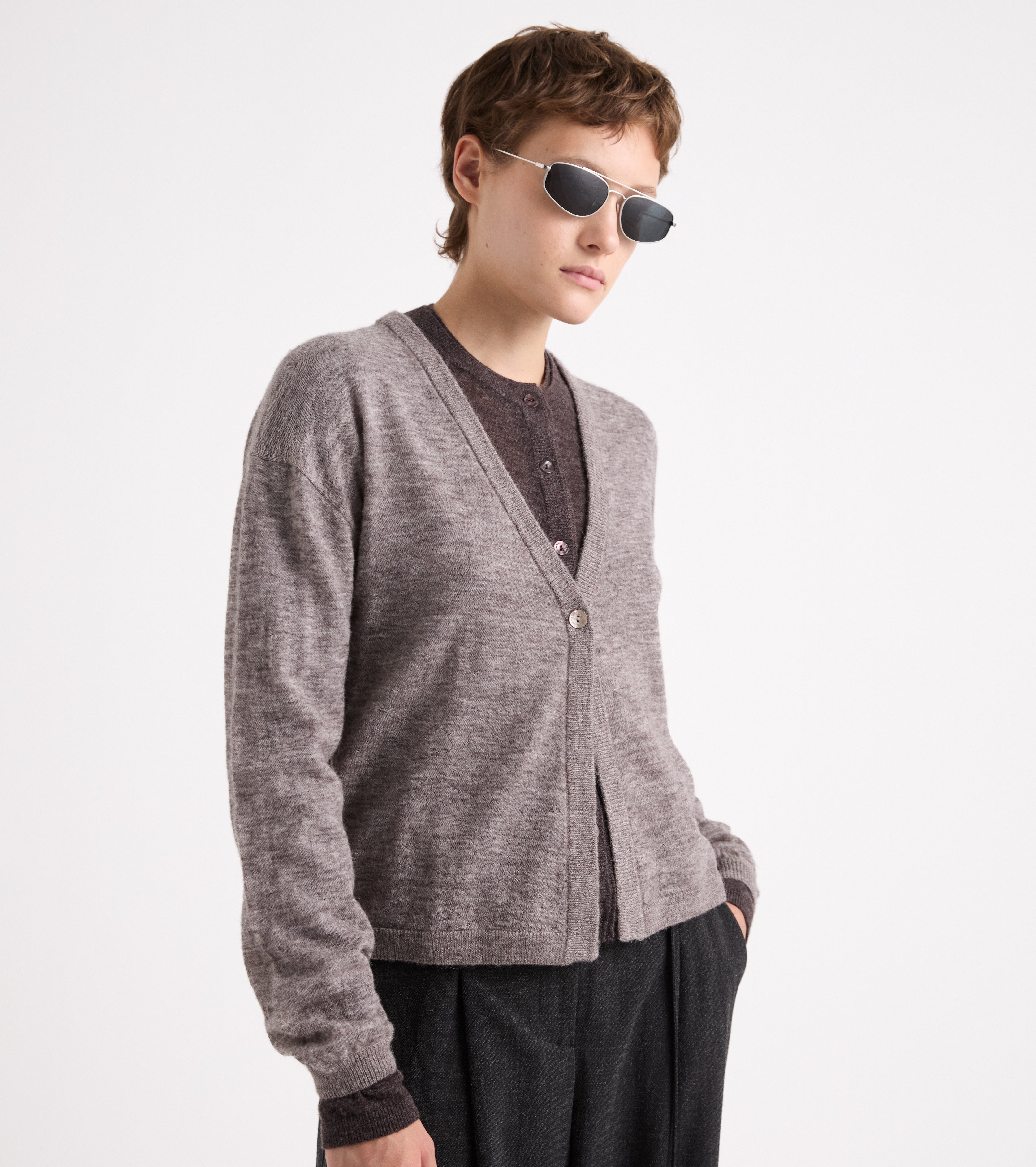 Strikket cardigan med knapper i grå melange