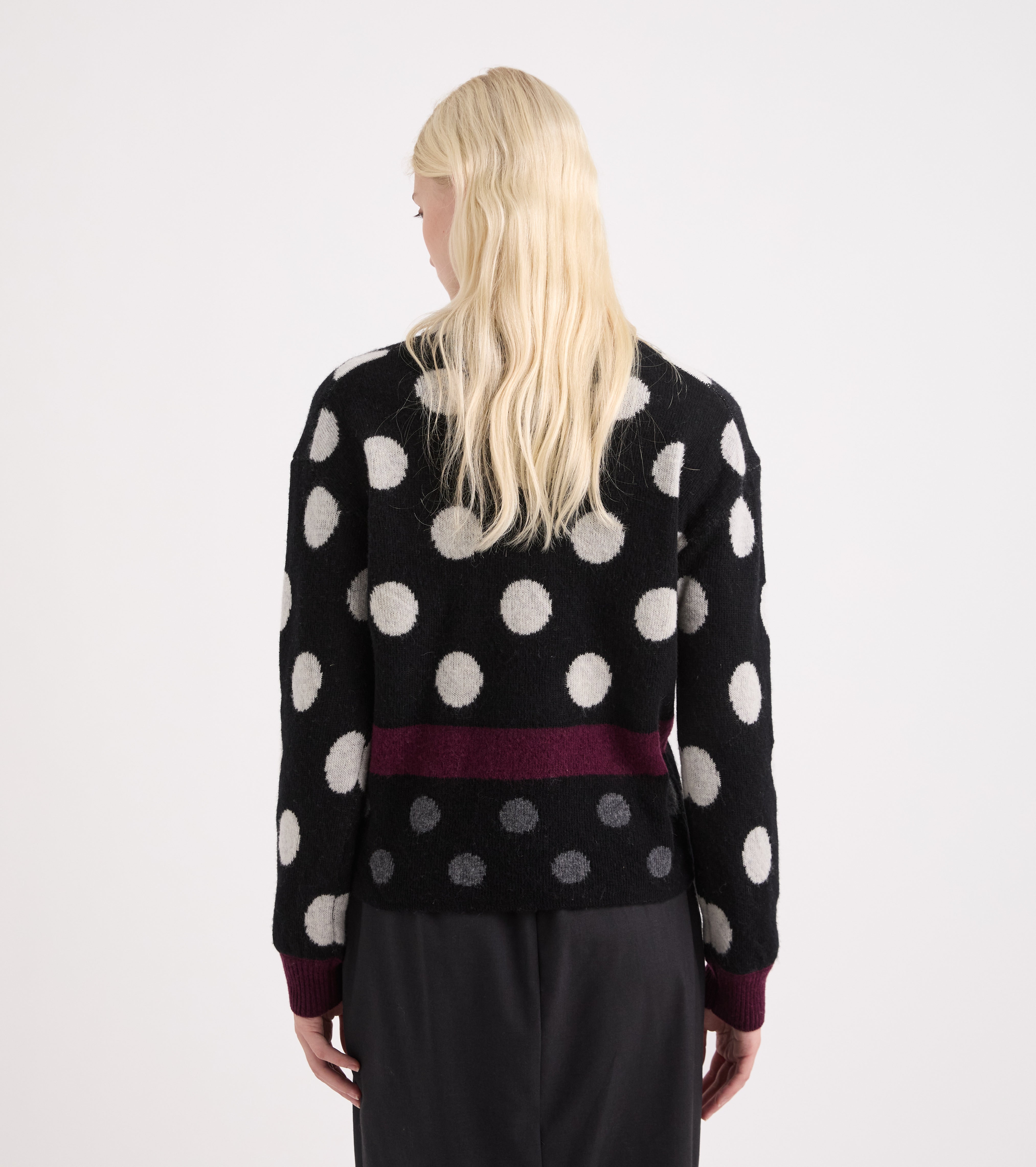 Maglia in filato jacquard pois nero