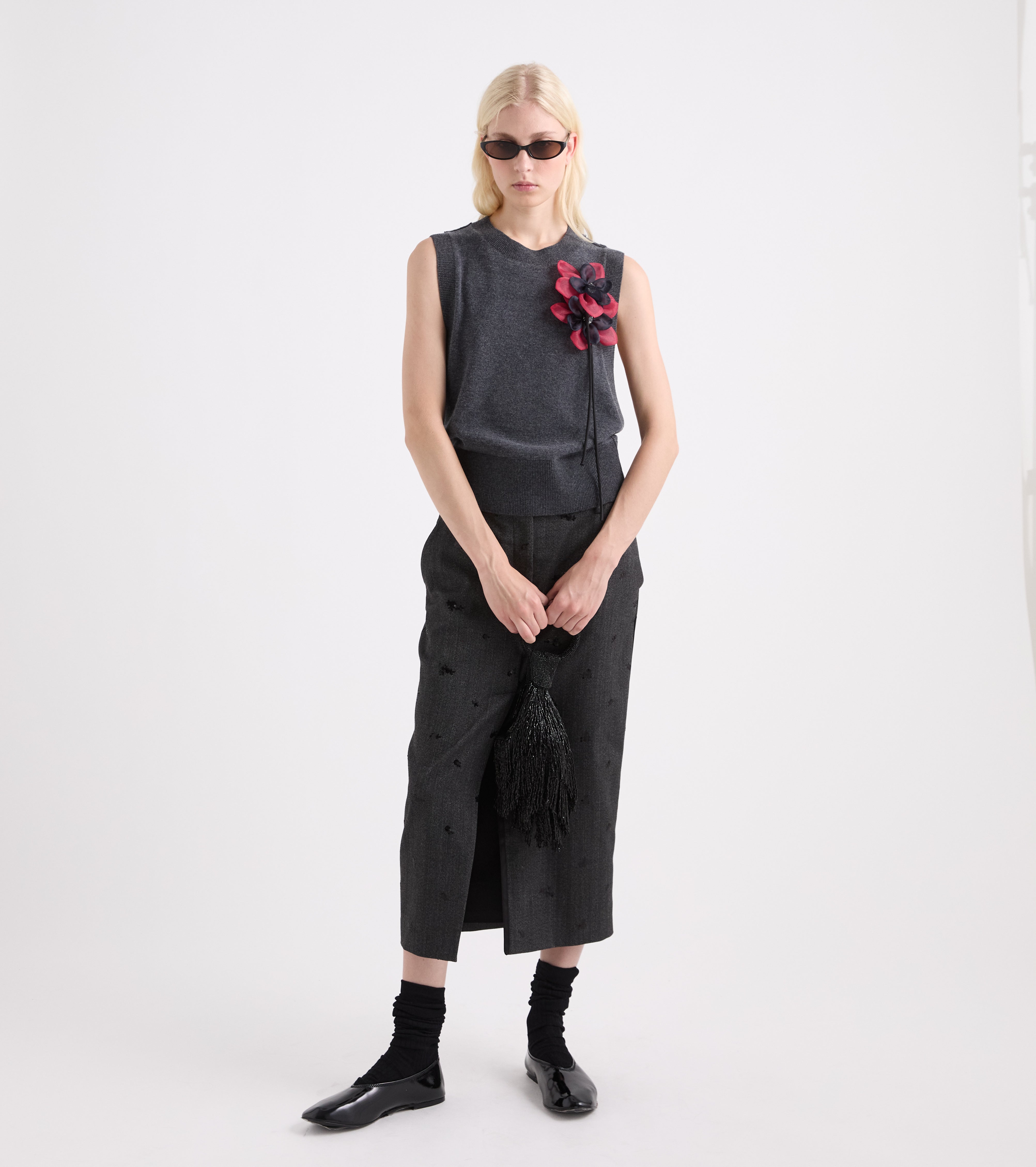 Top de punto con cuello redondo en gris jaspeado