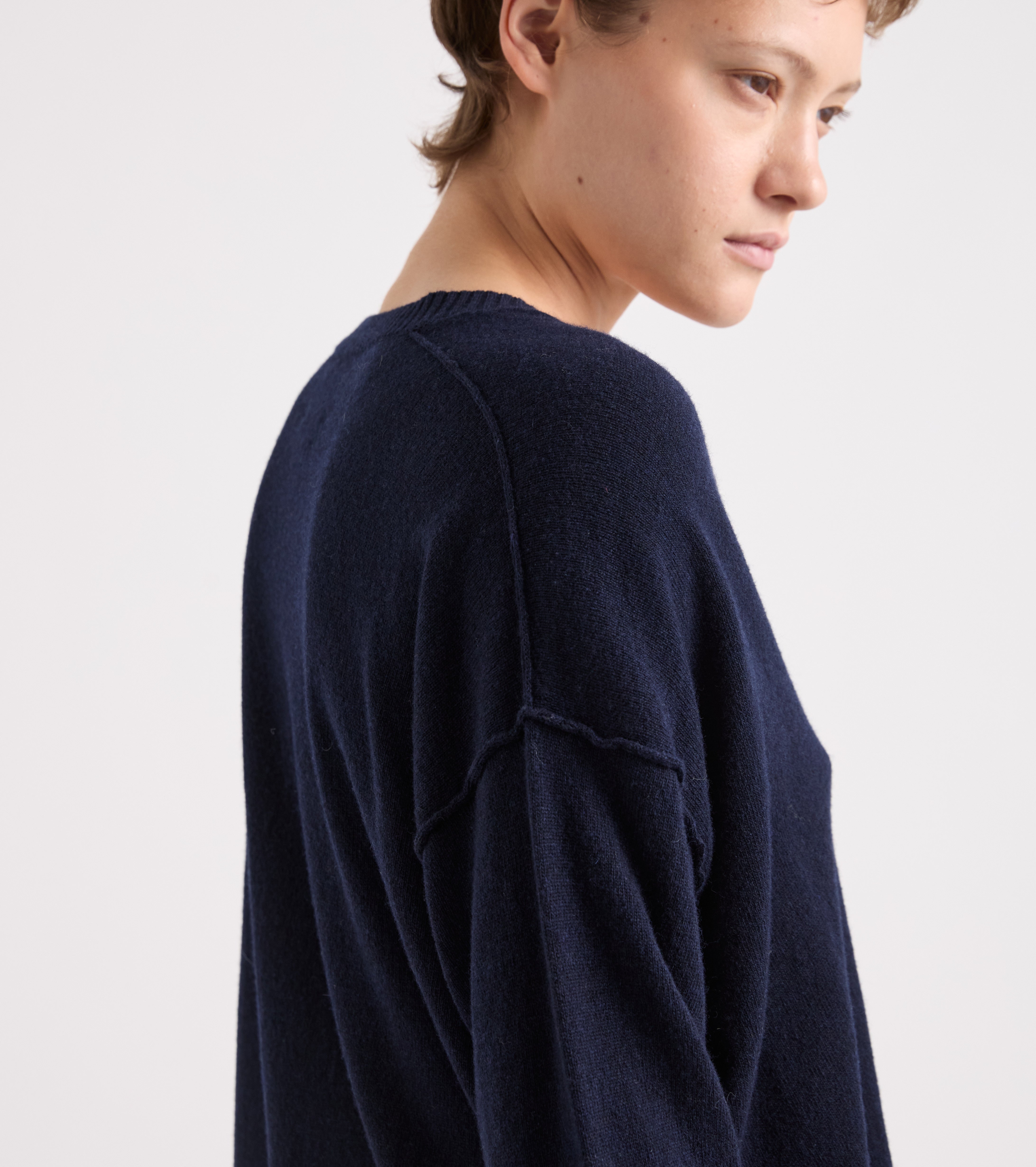 Maglia in misto cashmere con scollo a V verde