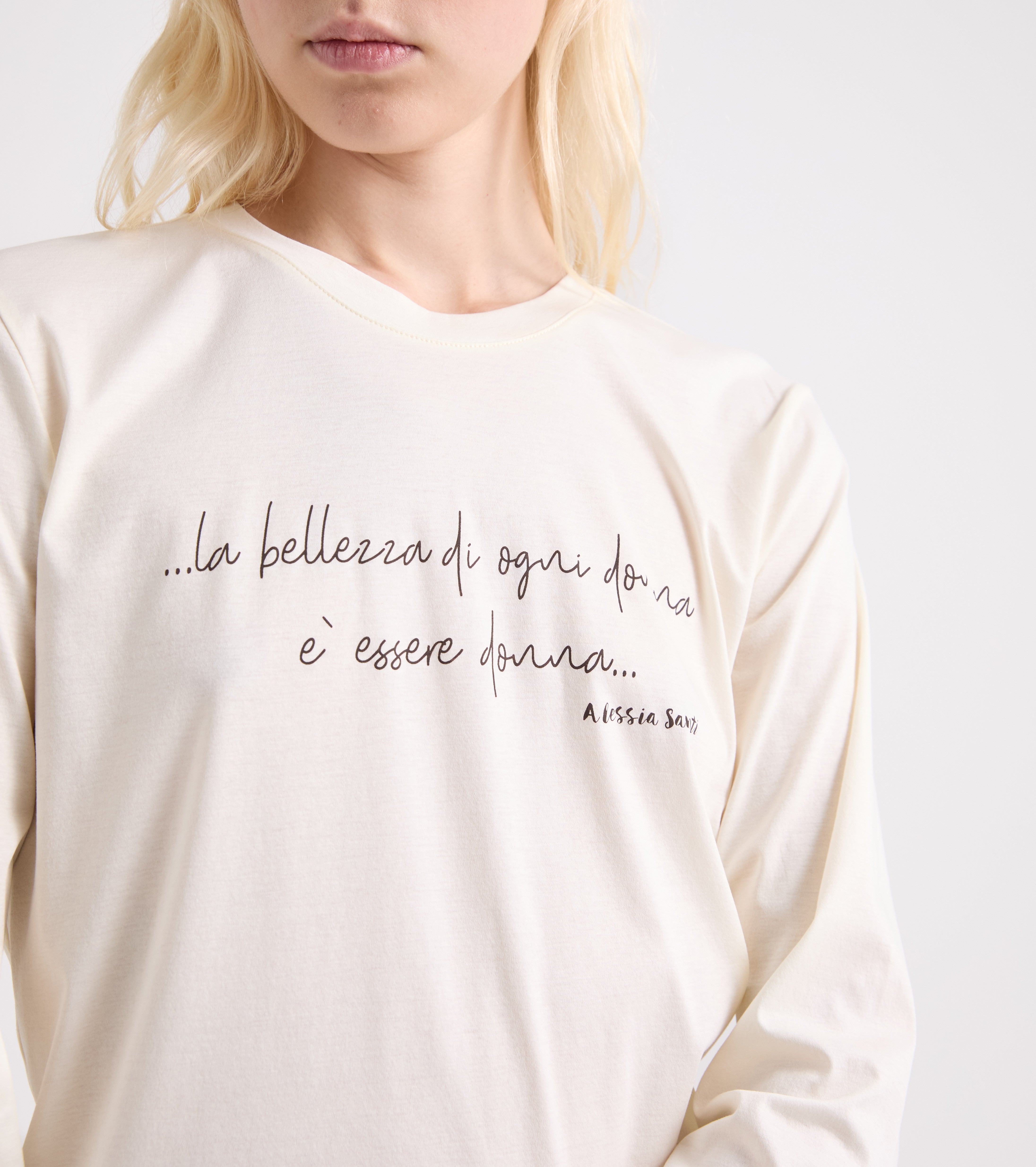 Camiseta de cuello redondo de algodón papiro