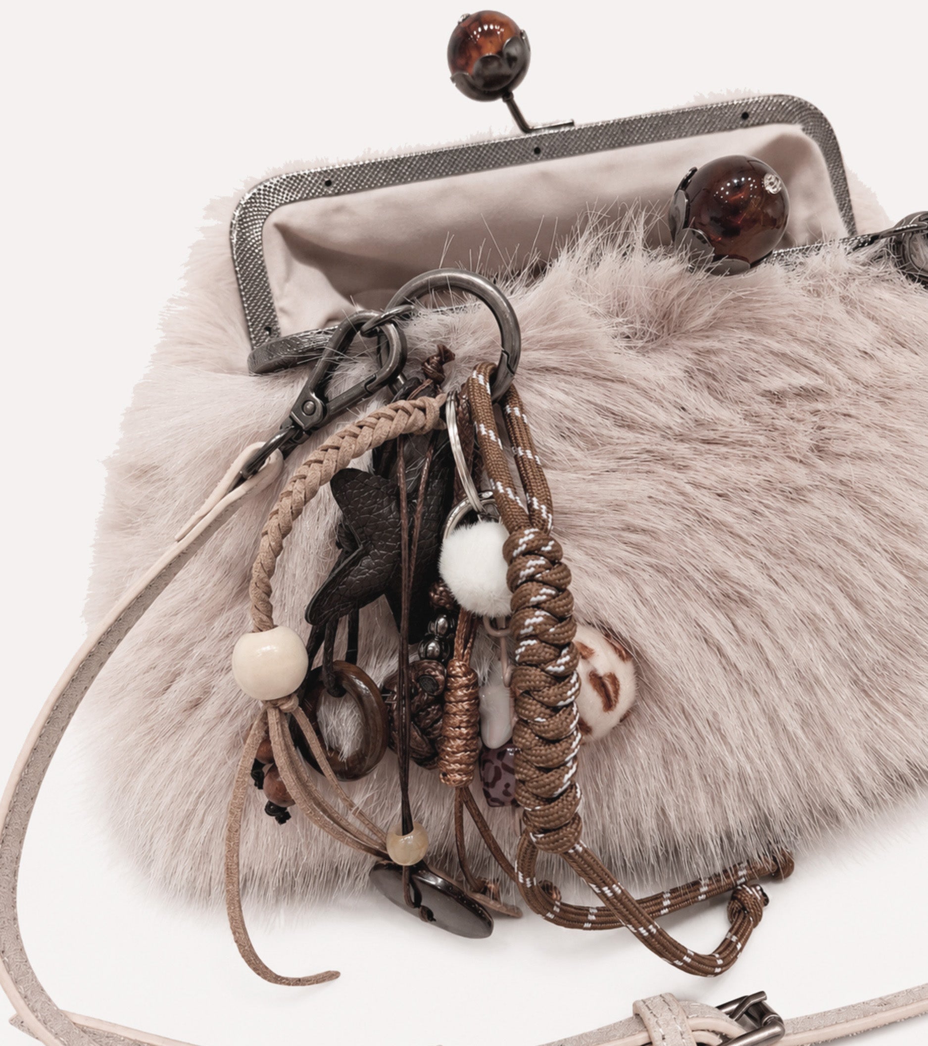 Borsa crossbody con charms sabbia