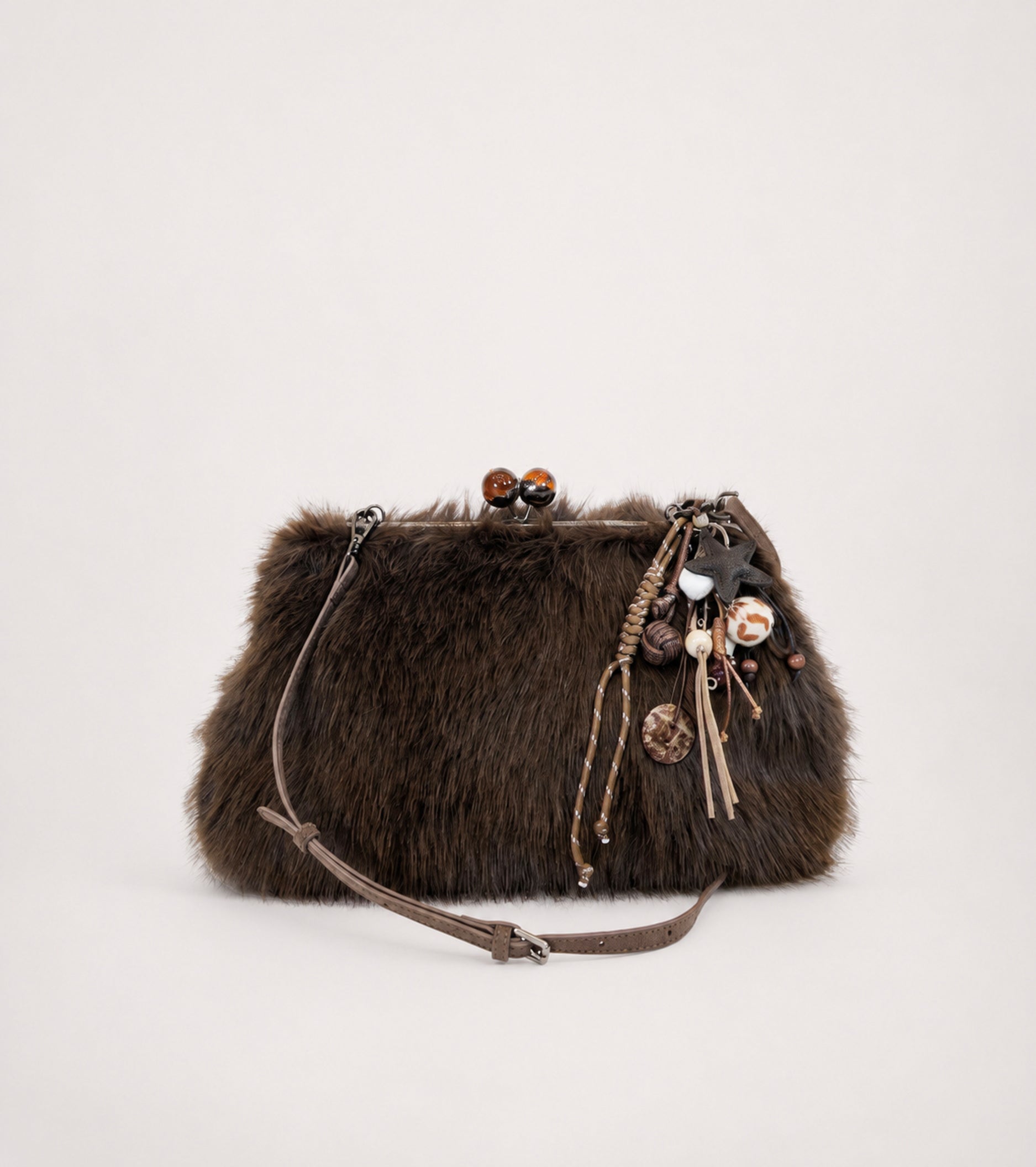 Borsa crossbody con charms corteccia