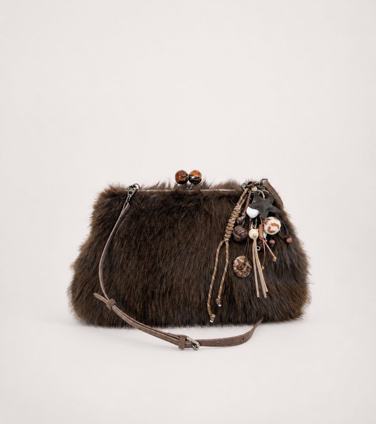 Borsa crossbody con charms corteccia