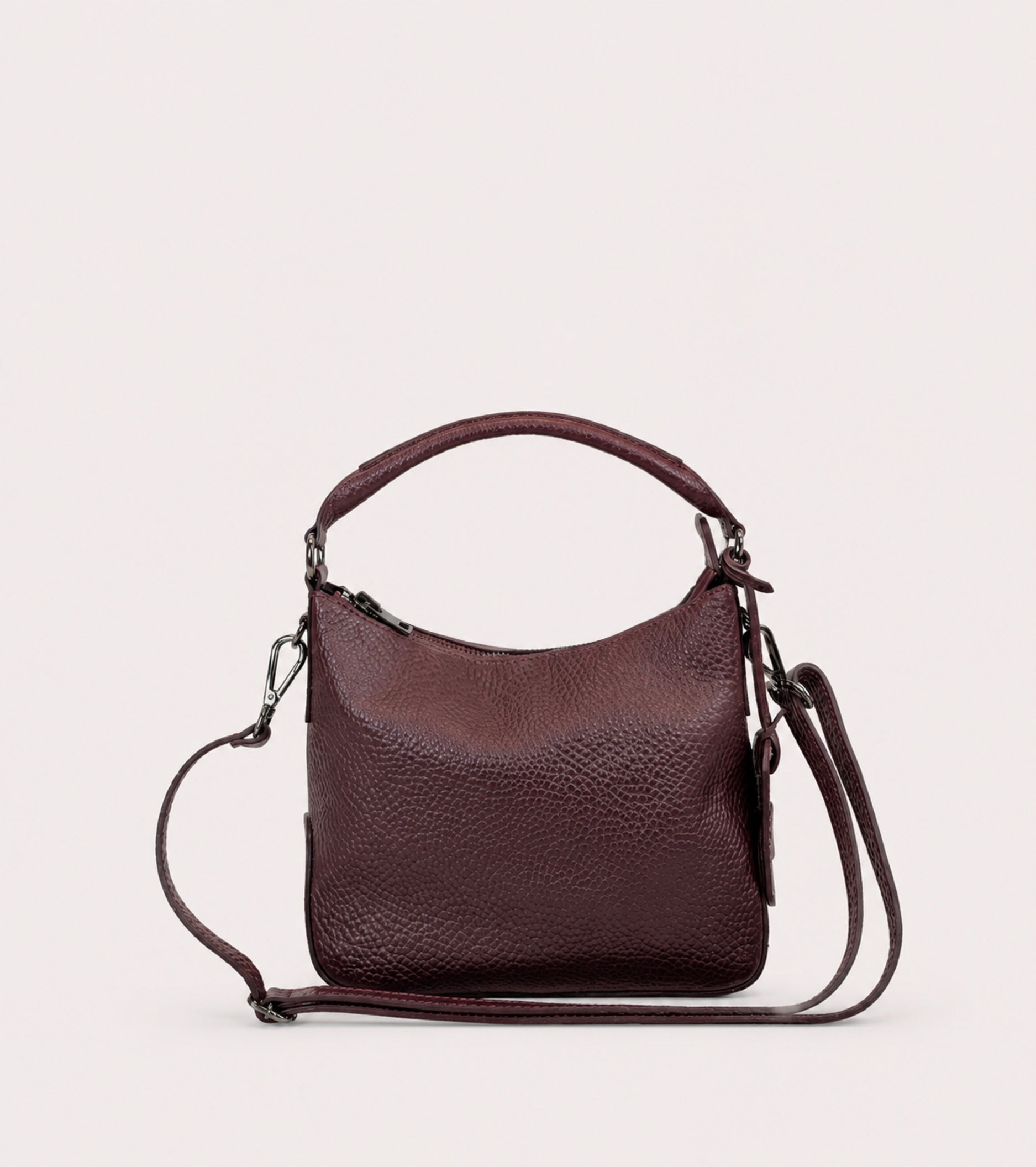 Hobo-taske med charm i farven prune