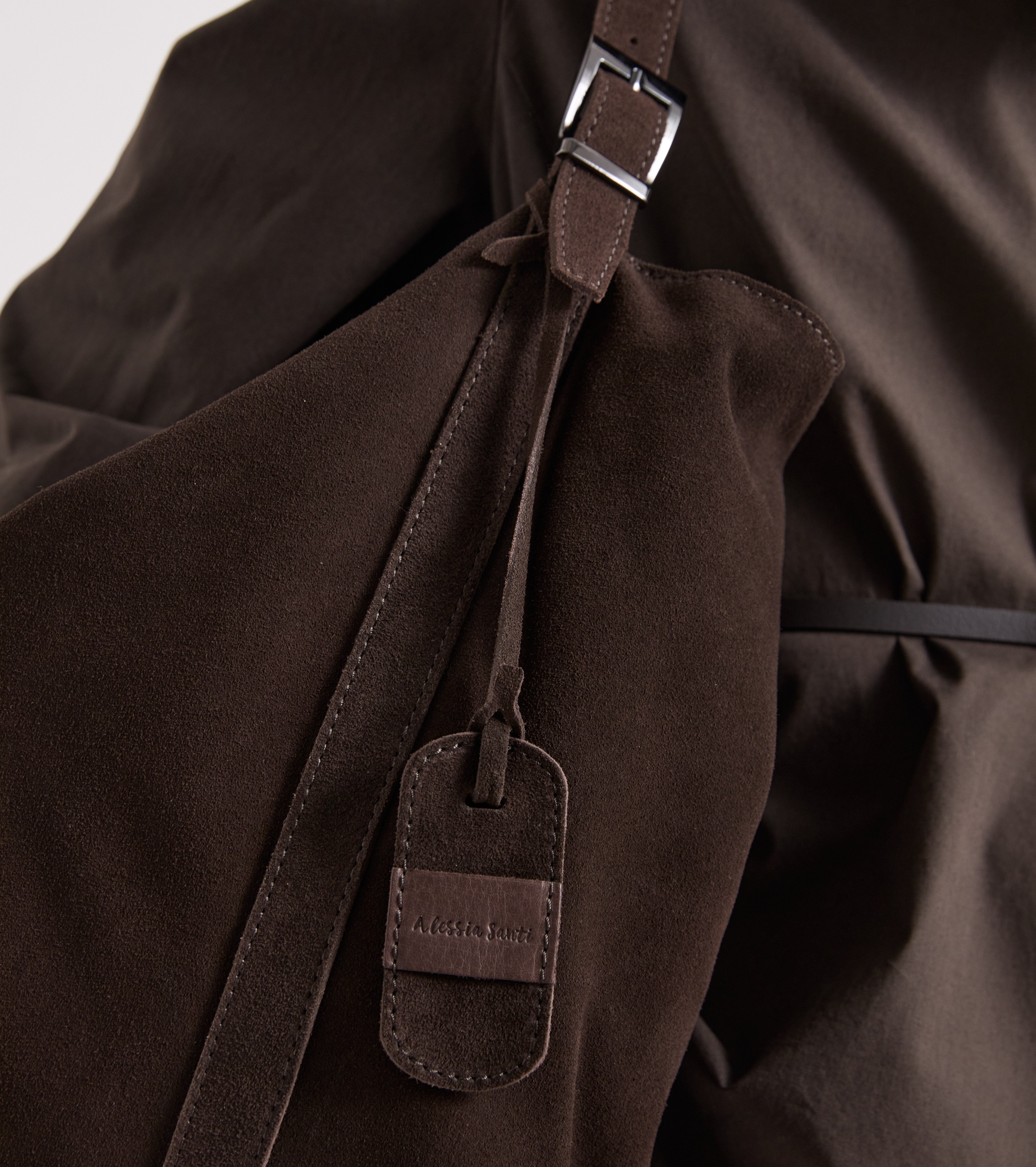 Borsa a spalla in suede con charm ebano