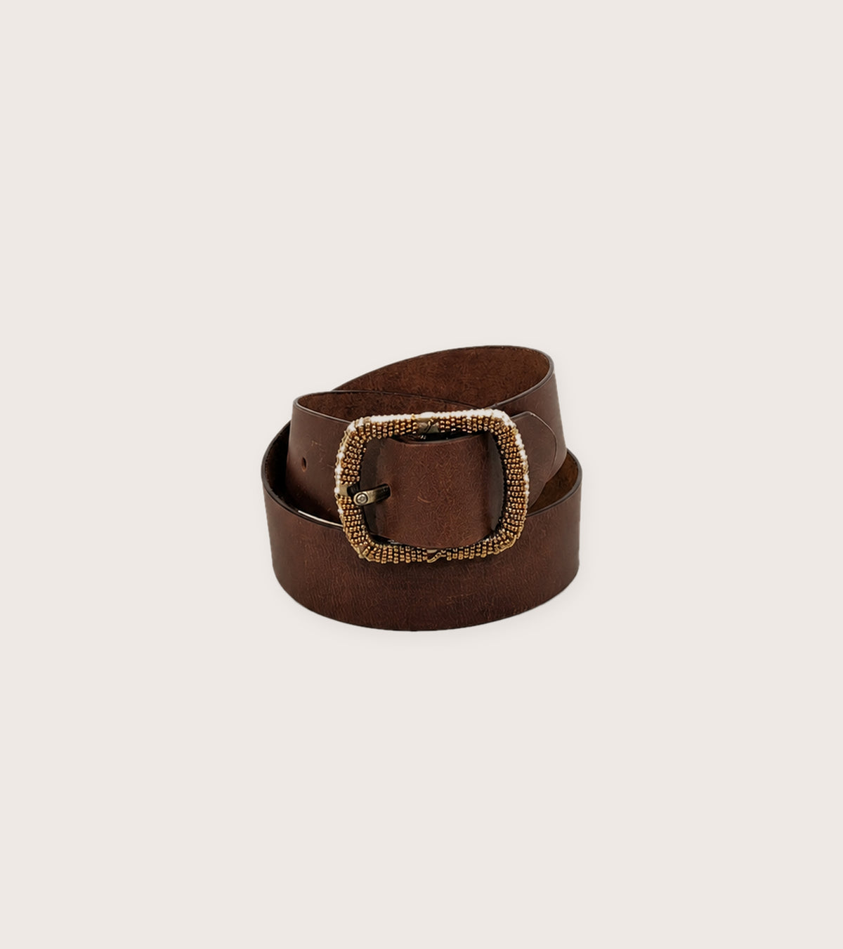 Cherry-coloured belt with adjustable buckle