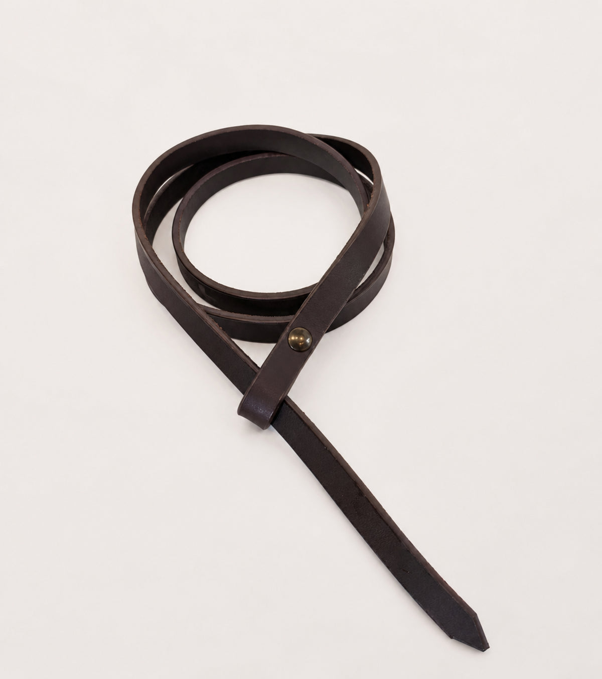 Leather belt with an ebony knot