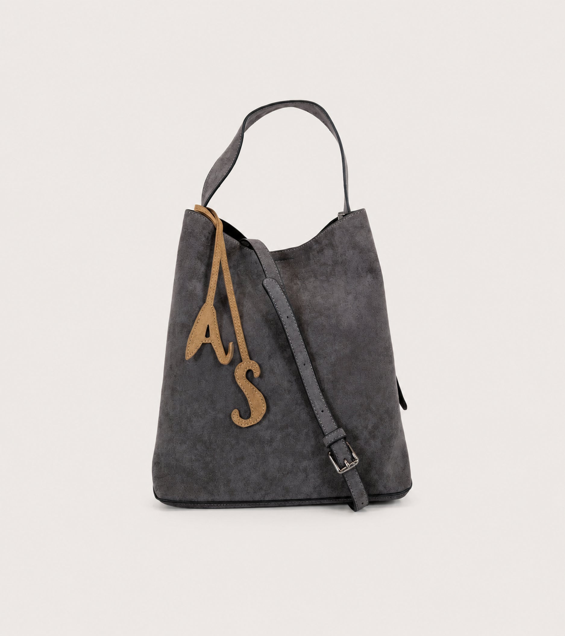 Bolso tipo cubo con colgante AS de pizarra