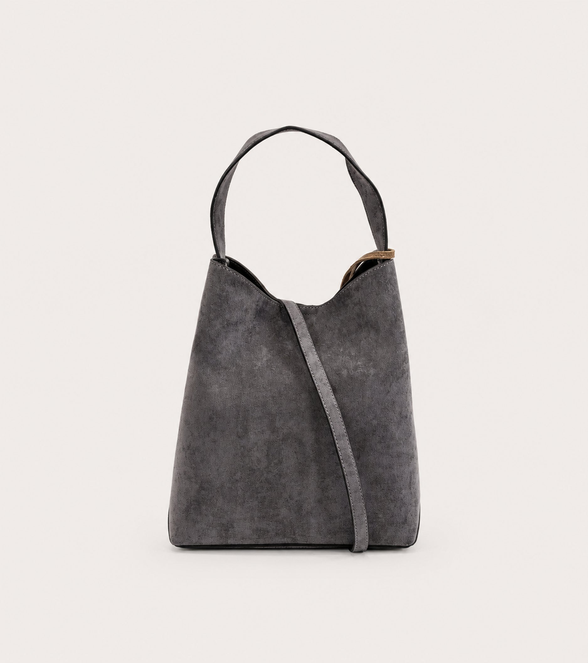 Bolso tipo cubo con colgante AS de pizarra
