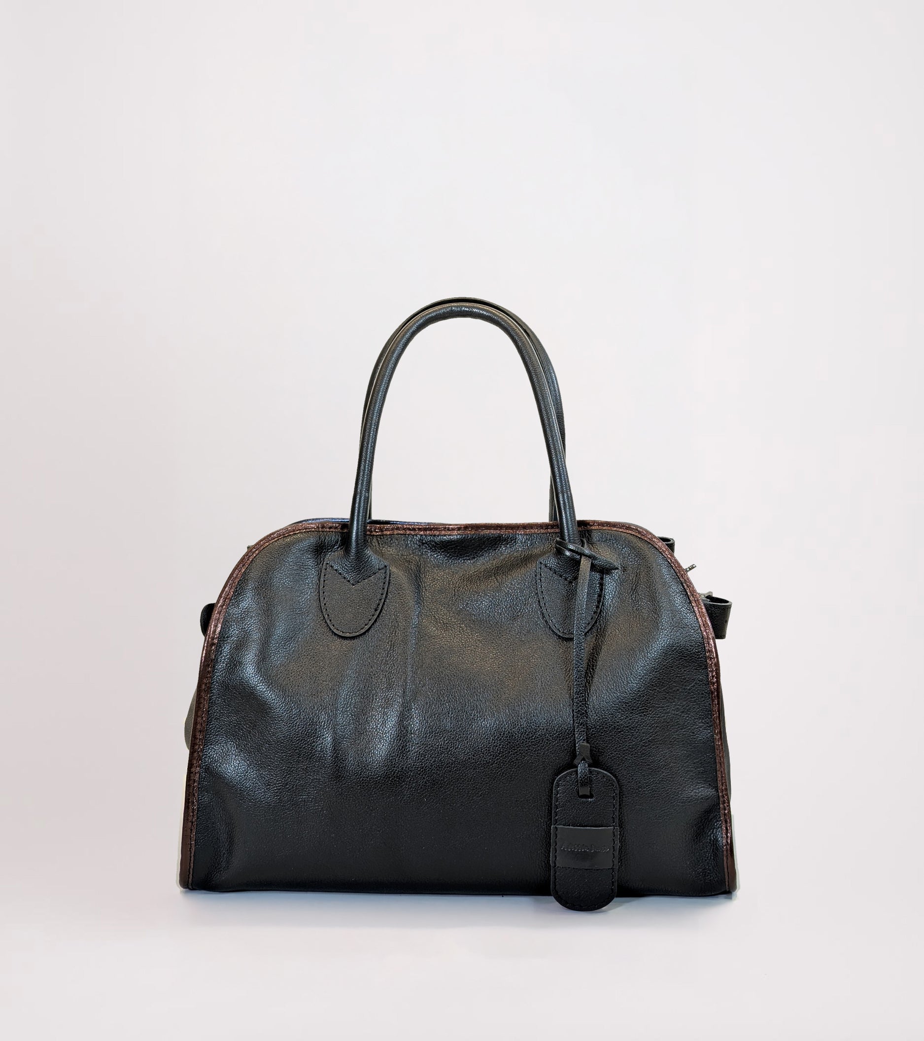 Bolso de mano con correa cruzada negro con diseño de rombos