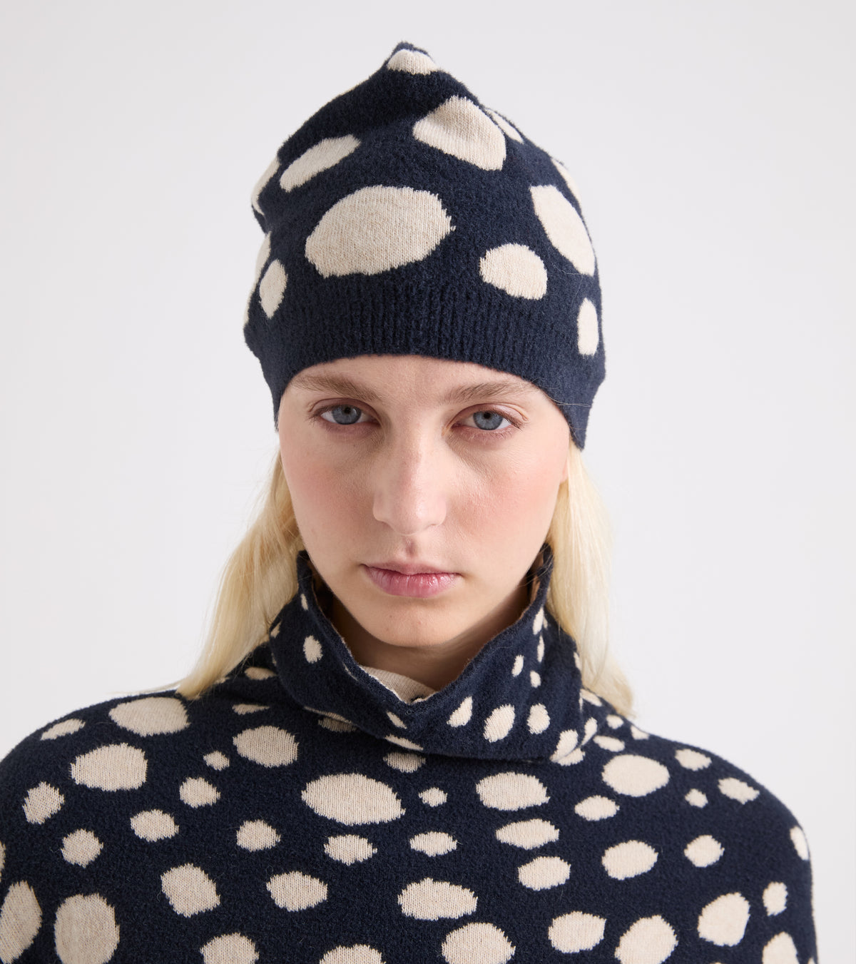 Berretto beanie in filato di misto alpaca beige navy