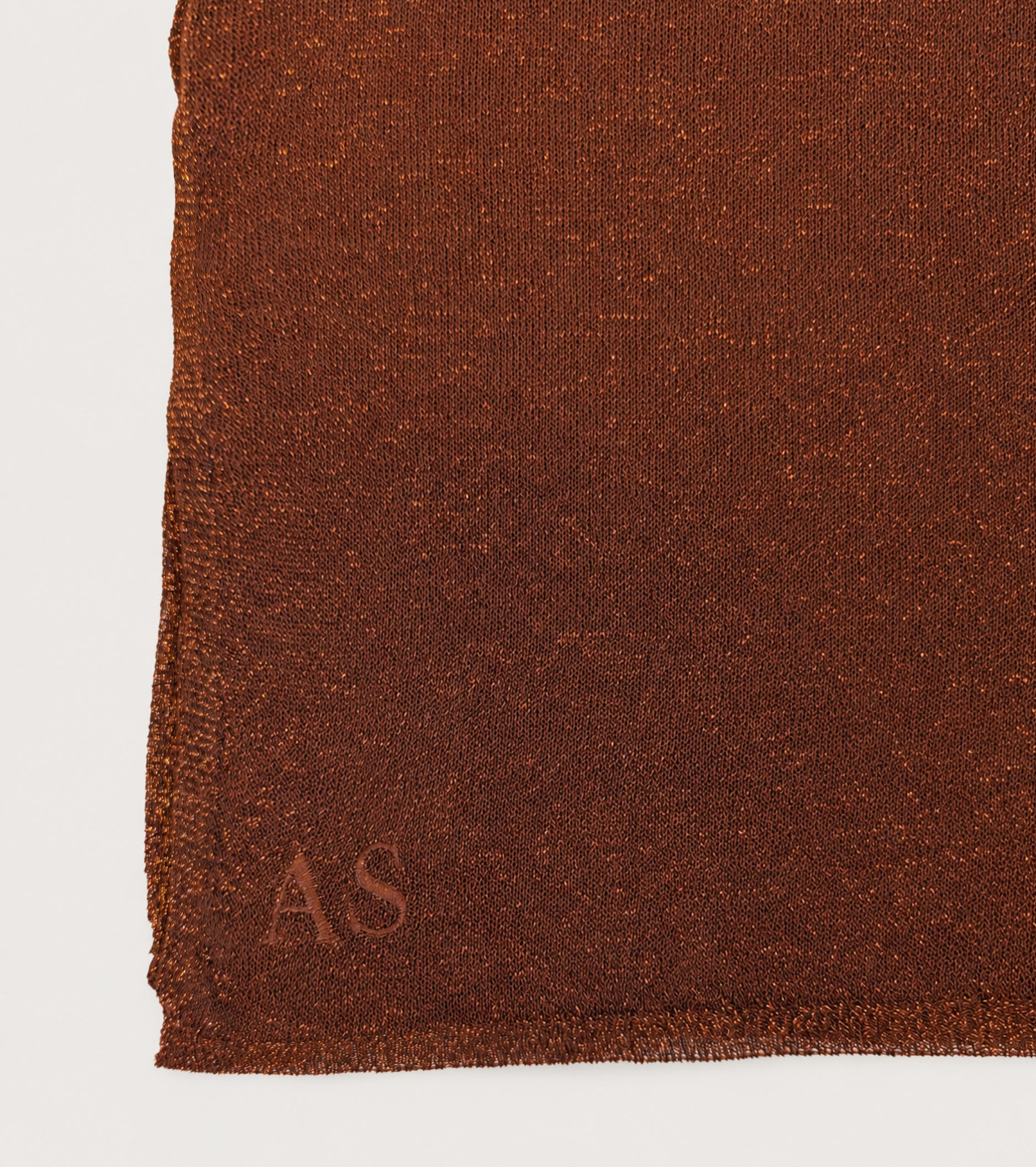 Scarf made from wood-effect lurex yarn