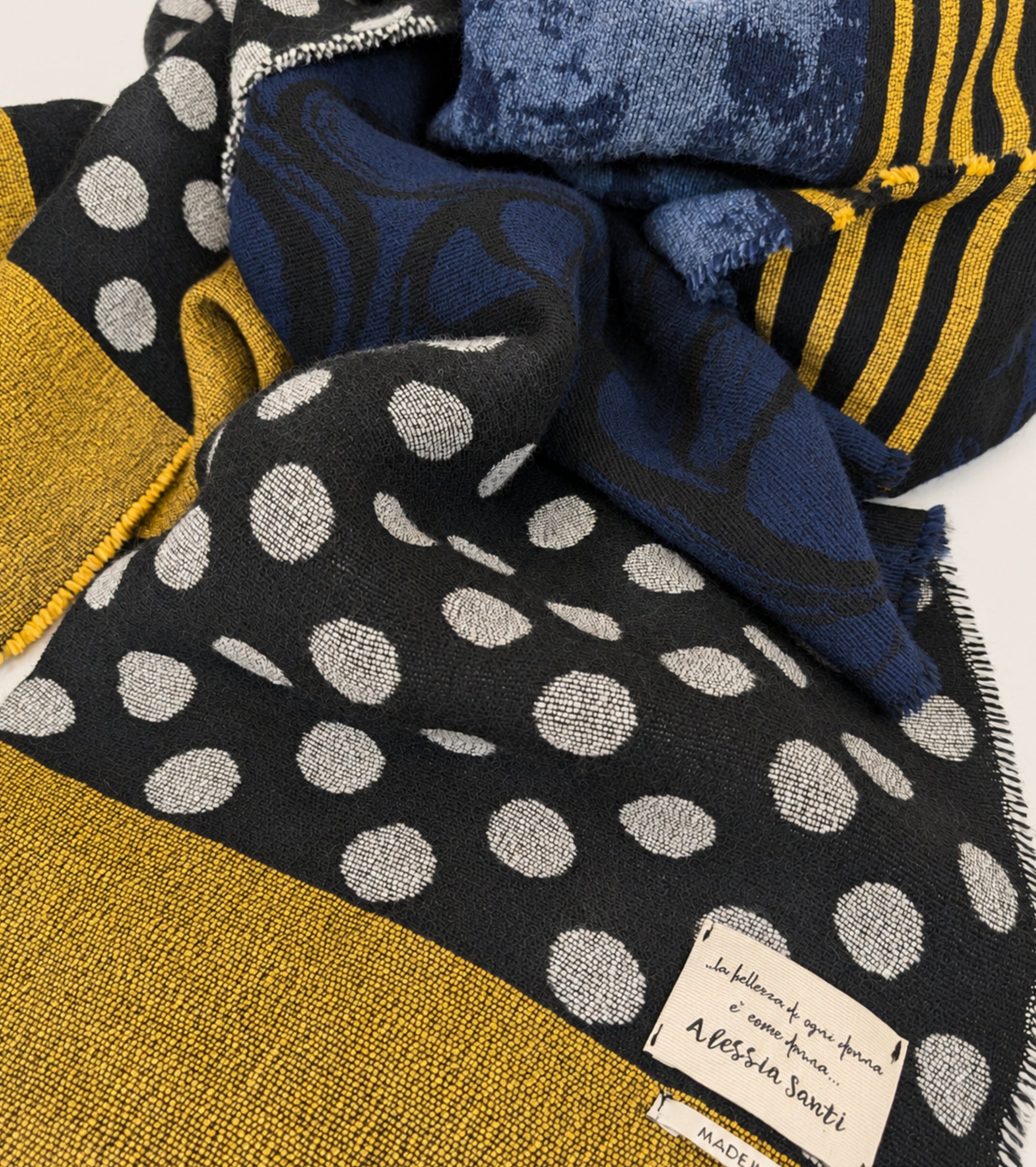 Patchwork scarf with a graphite blue belt