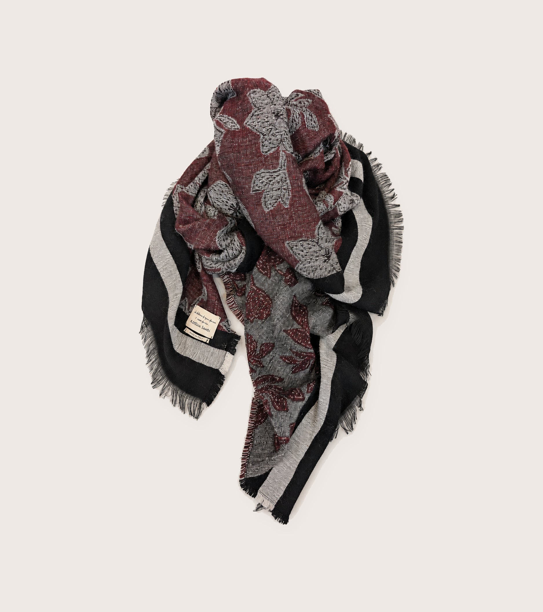 Scarf in sand-coloured amarena jacquard yarn
