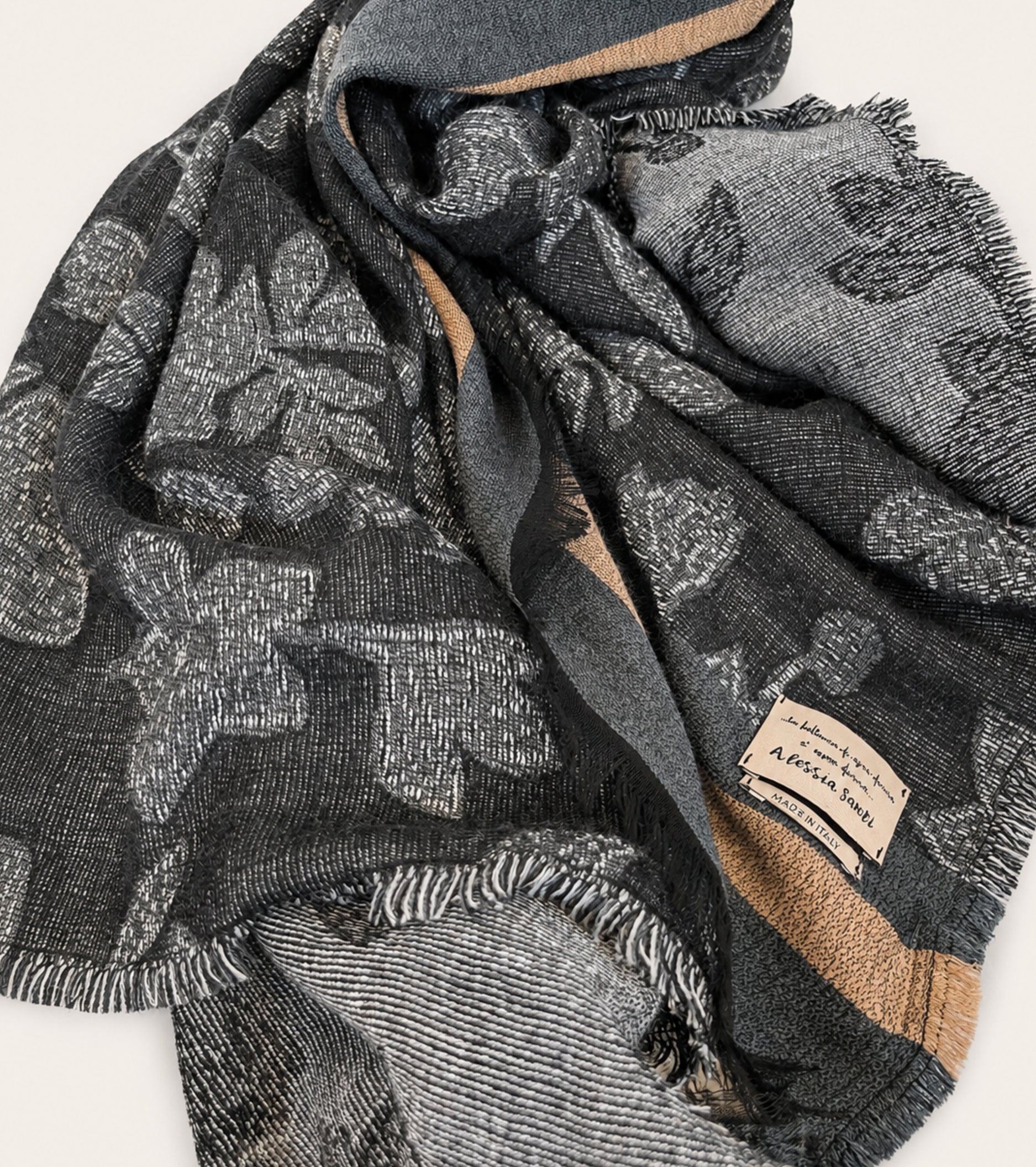 Scarf made from heather grey jacquard yarn