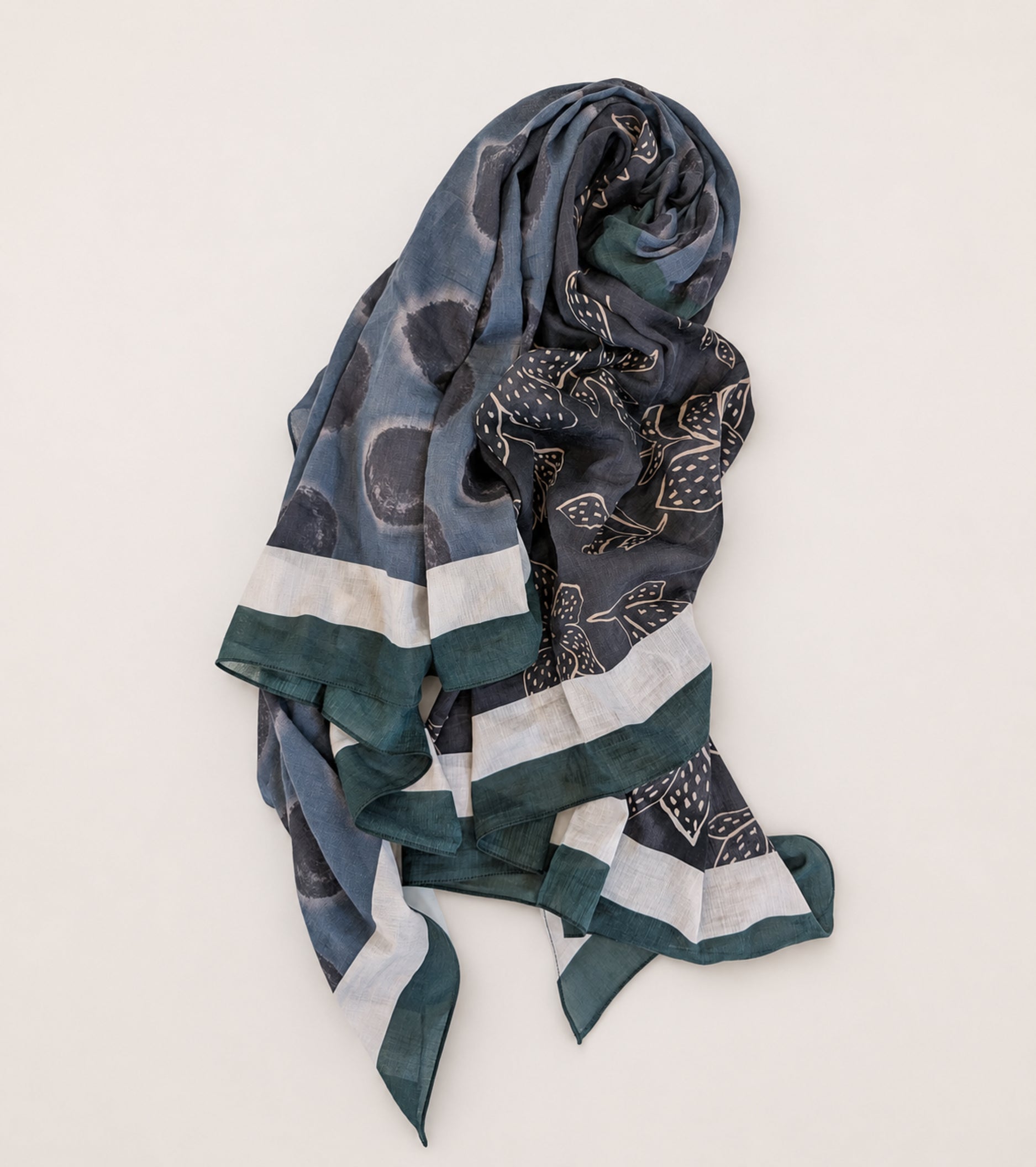 Cotton-blend scarf with a graphite blue belt