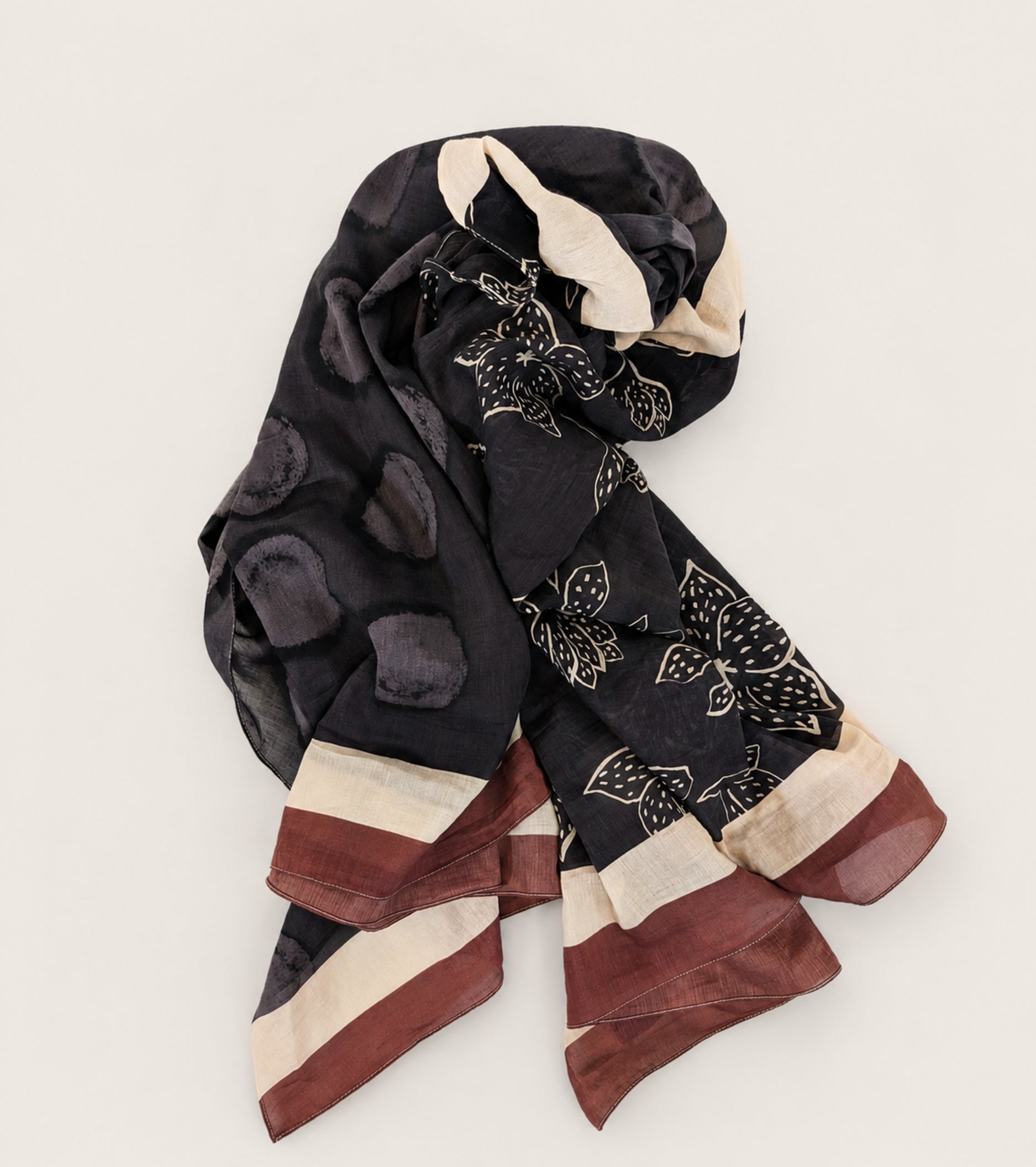 Cotton-blend scarf with a black-and-cherry-red belt