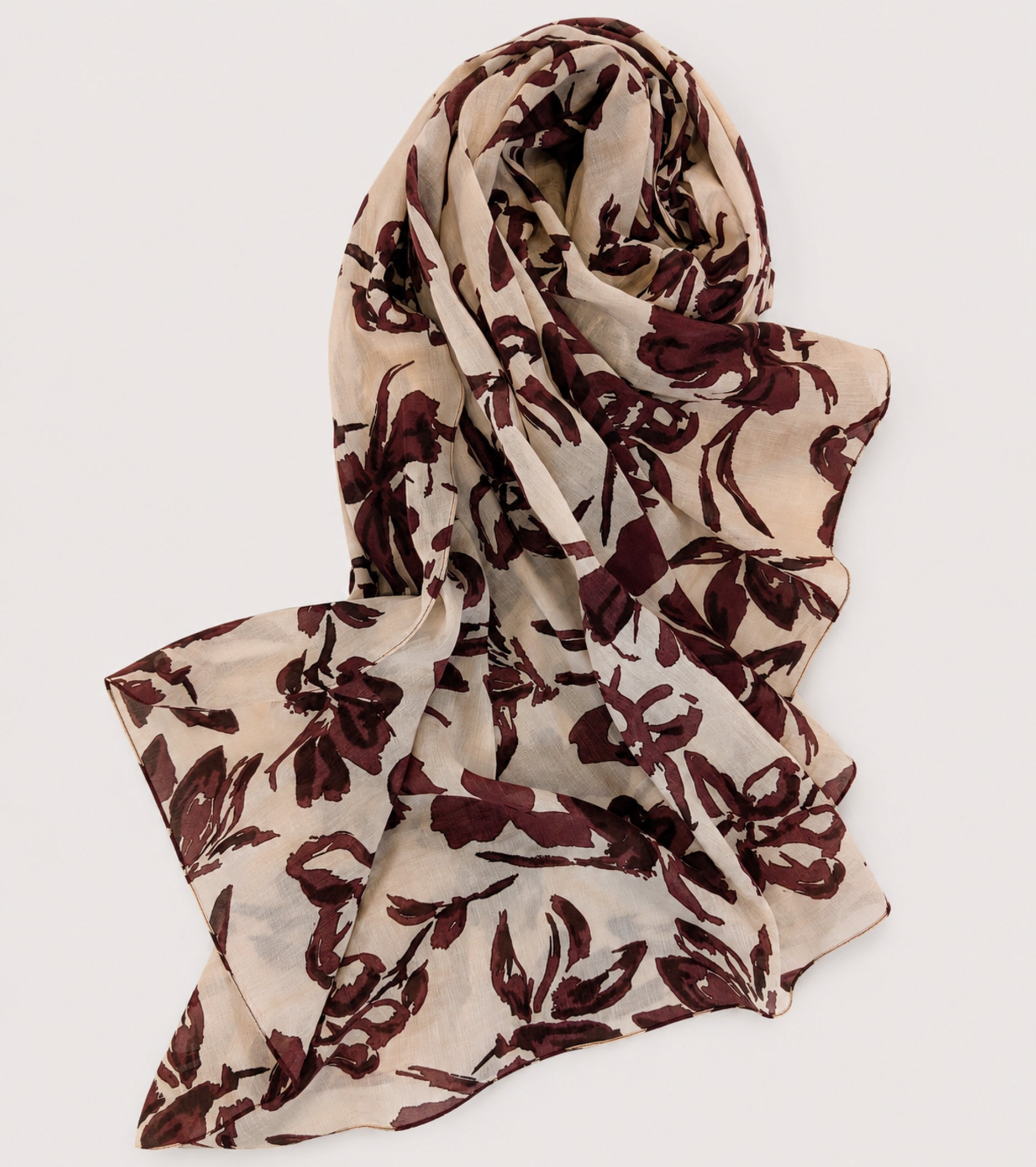 Printed scarf with a black cherry belt